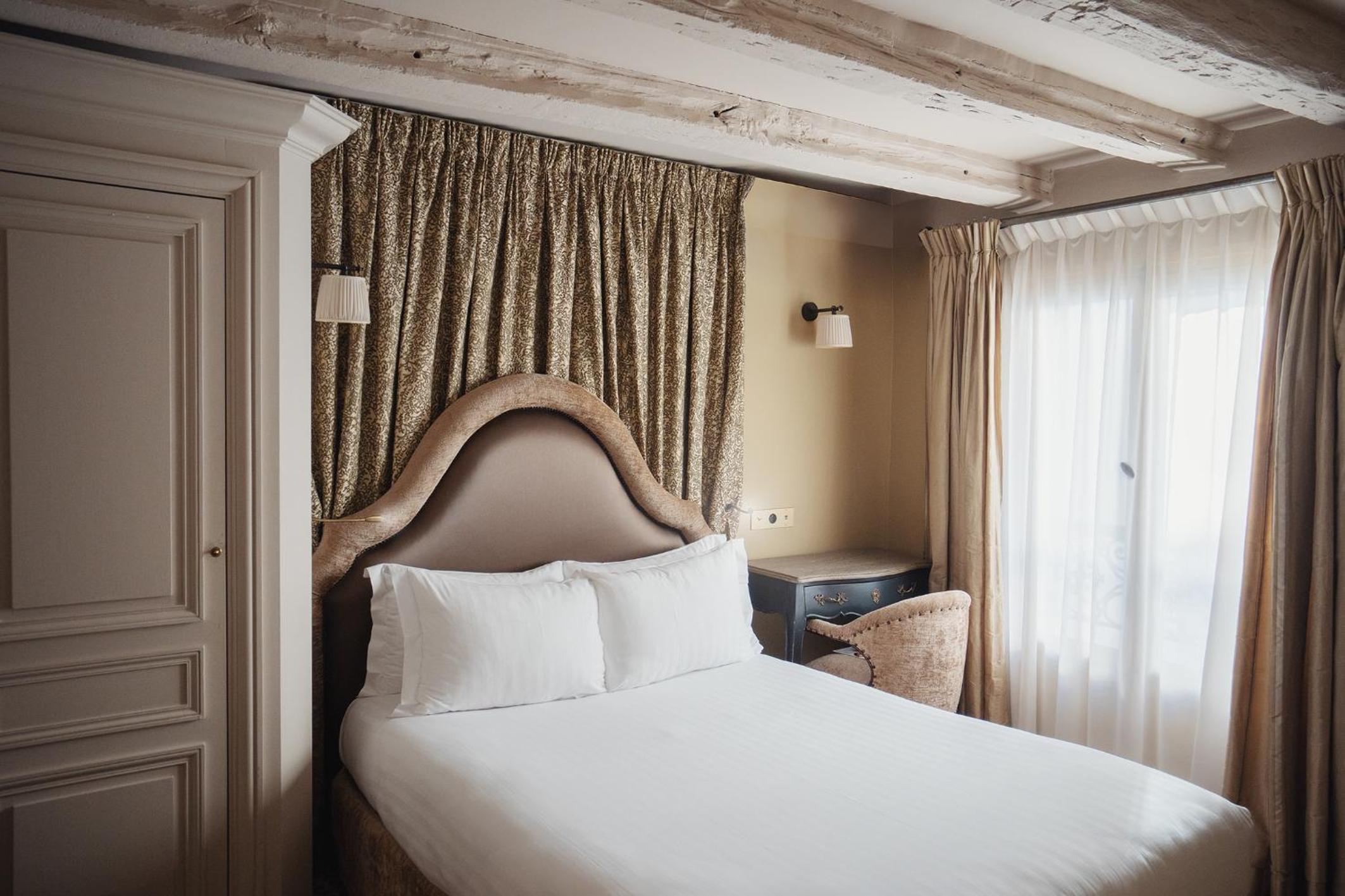 Hotel Odeon Saint-Germain bedroom photo
