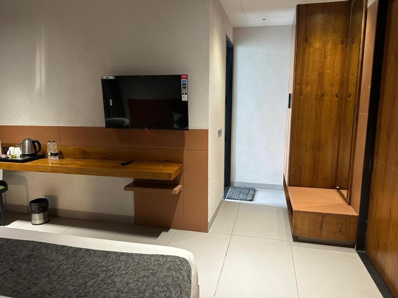 Deluxe Double Room with Balcony photo 1