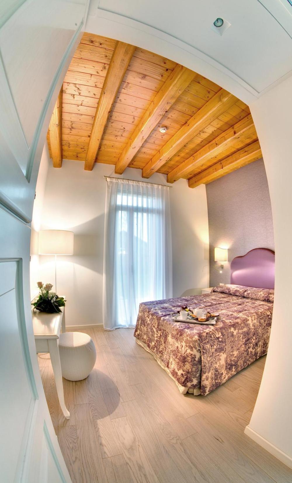 Economy Double Room photo 3