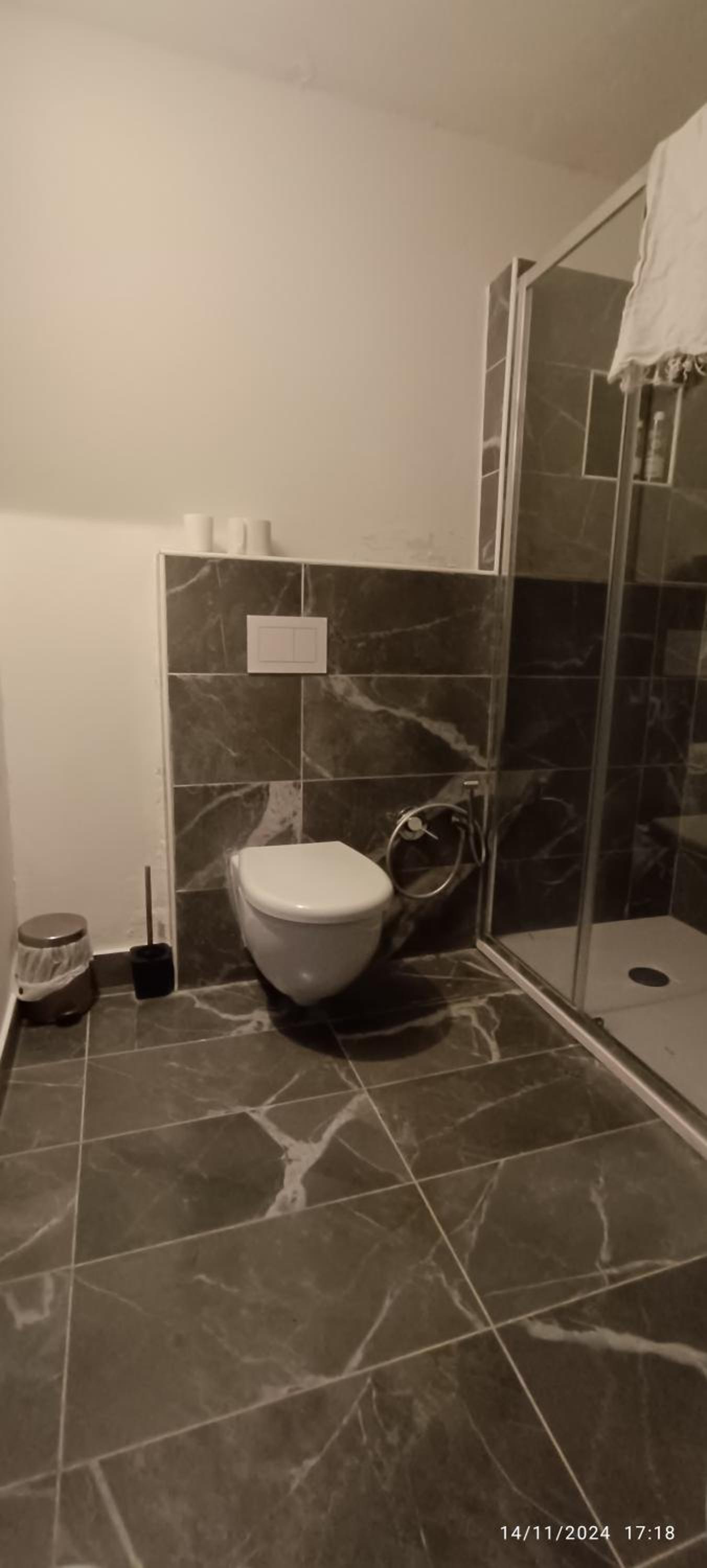 Apartment with Sea View - Photo 10