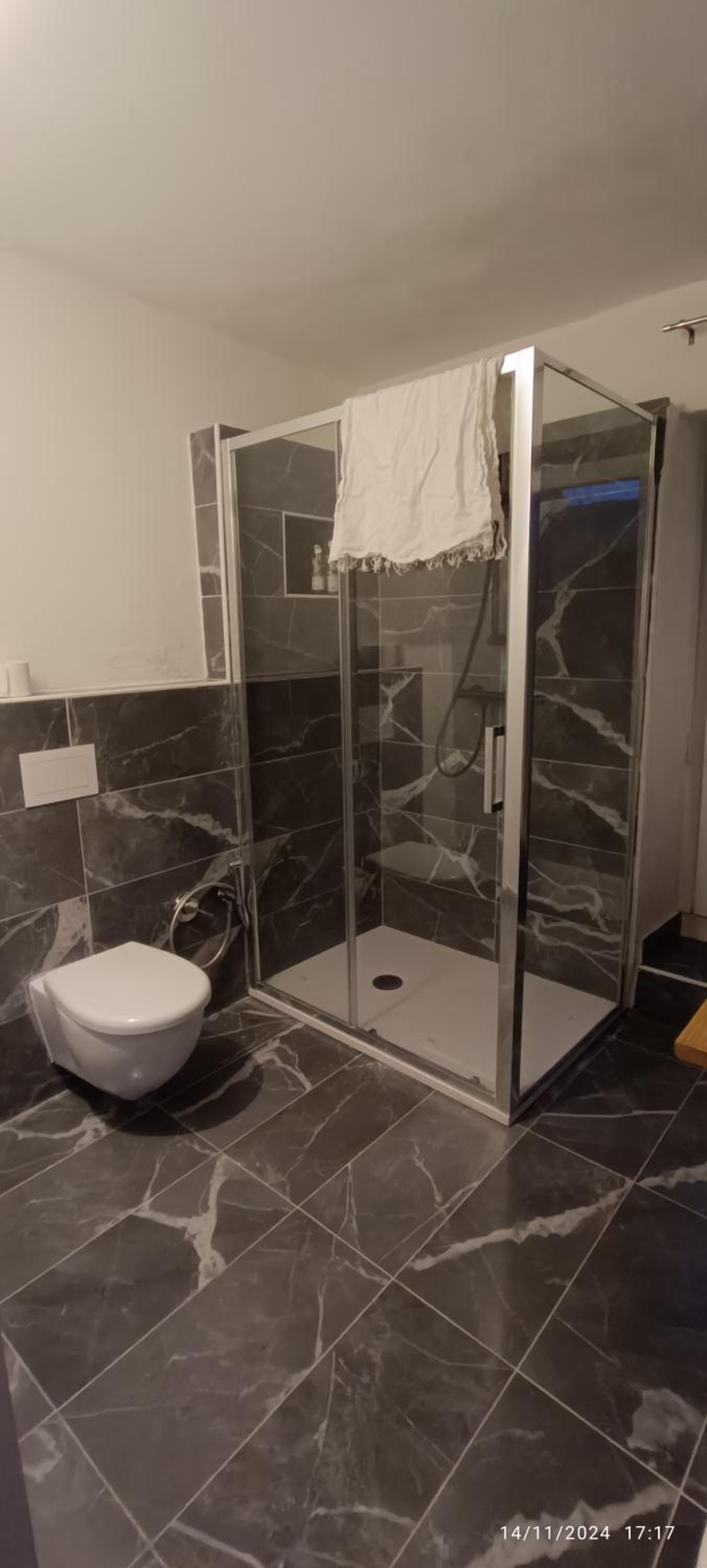 Apartment with Sea View - Photo 9