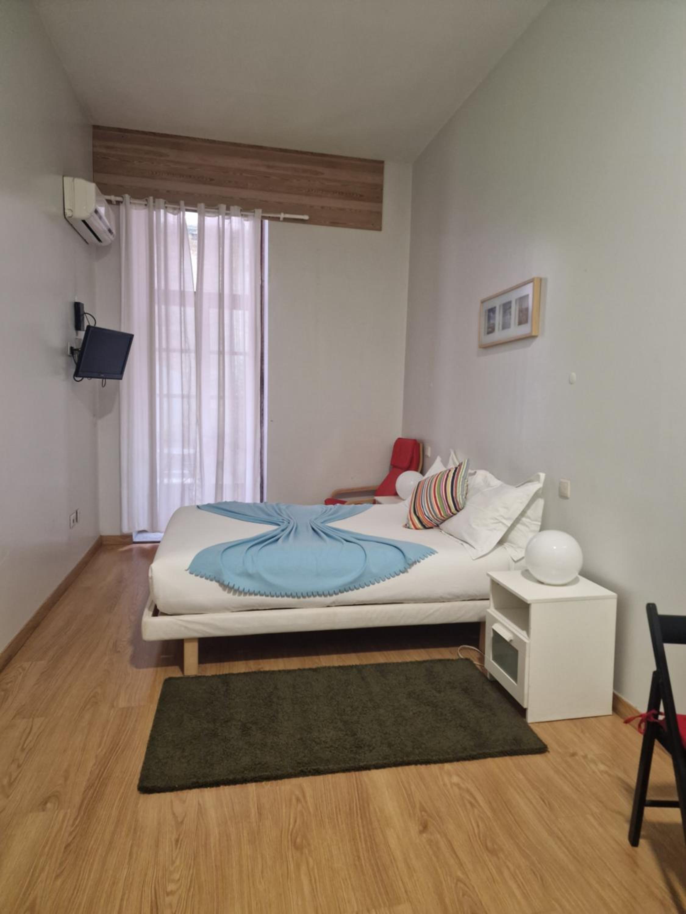 Studio Apartment with Double Bed - Photo 7