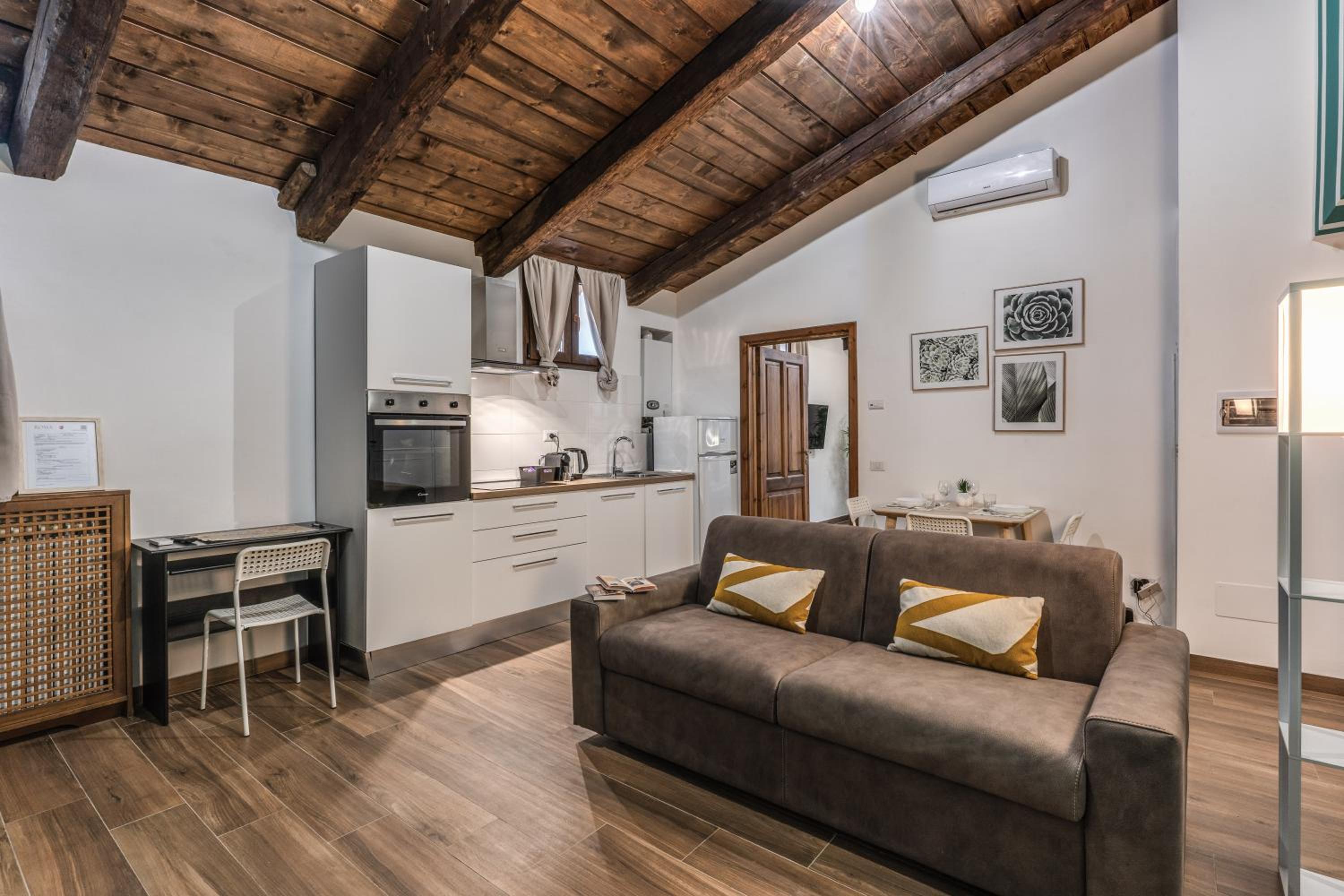 One-Bedroom House photo 2