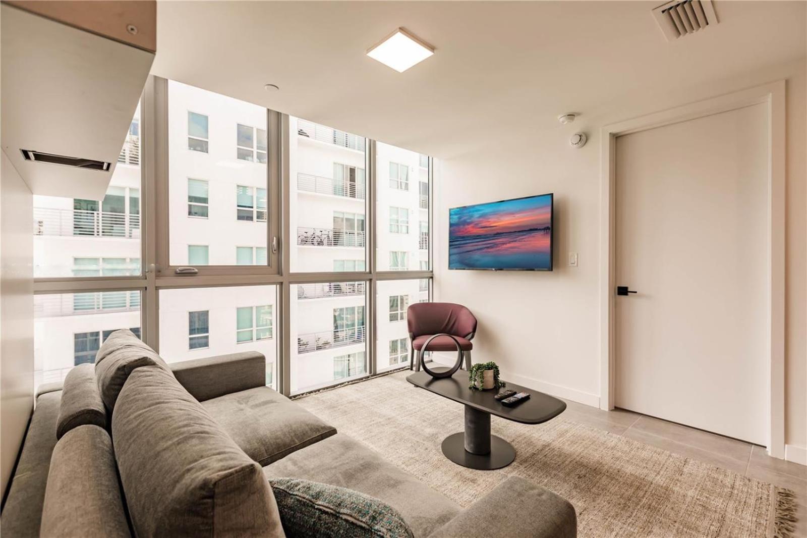 One-Bedroom Apartment With Balcony And City View photo 1