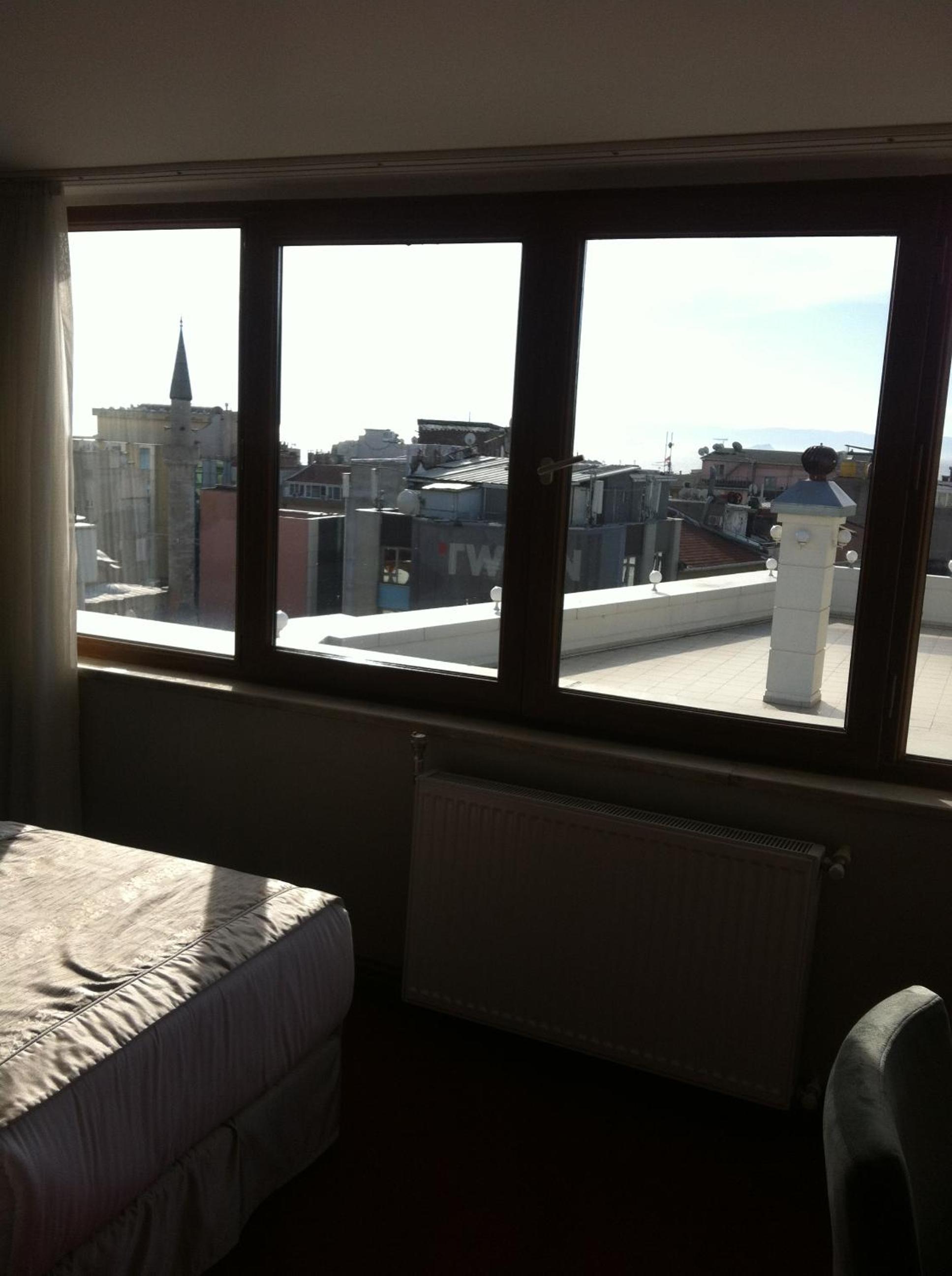 Standard Twin Room with Sea View photo 2