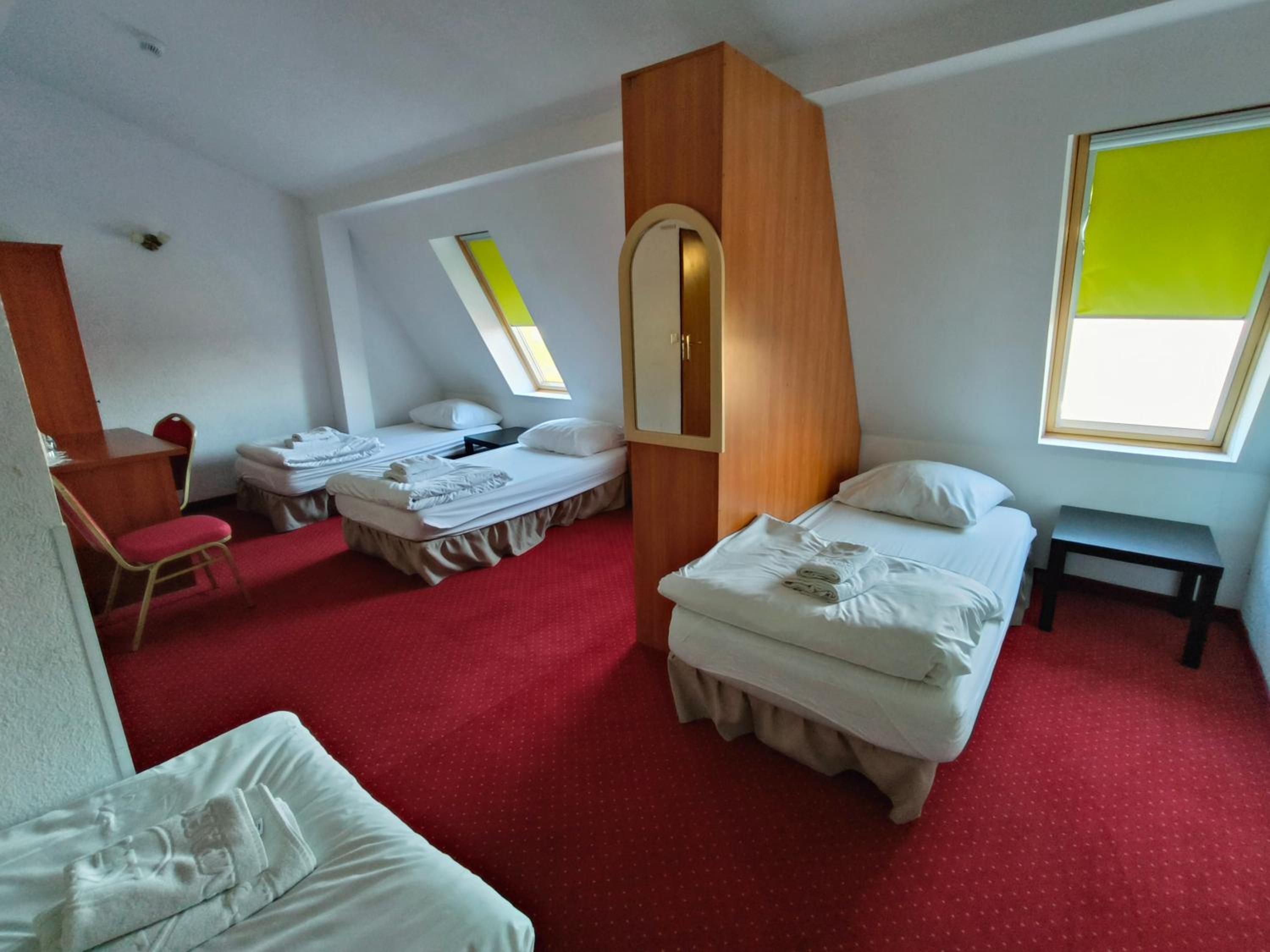 Triple Room - Photo 4