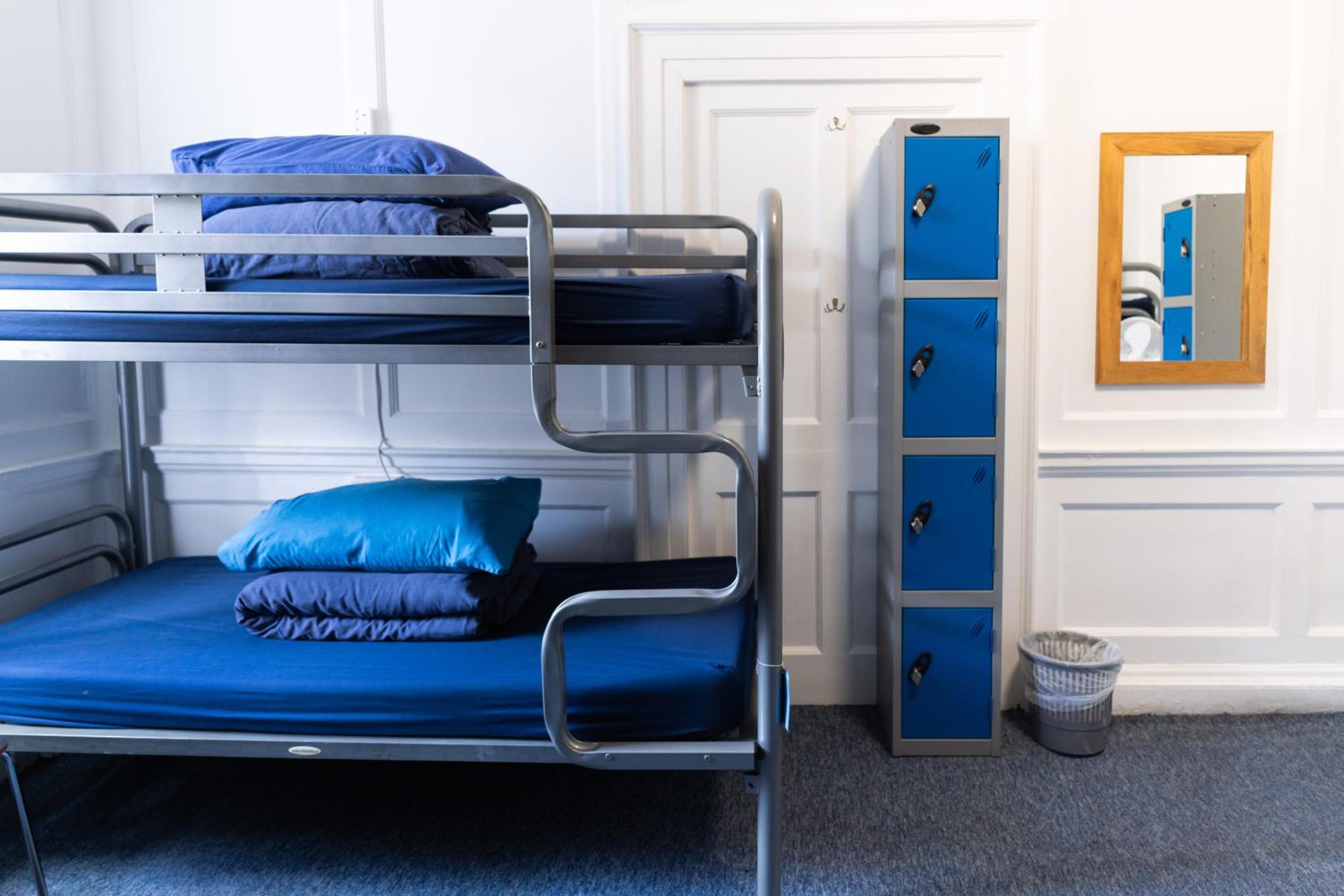 Bed in 8-Bed Female Dormitory Room photo 3