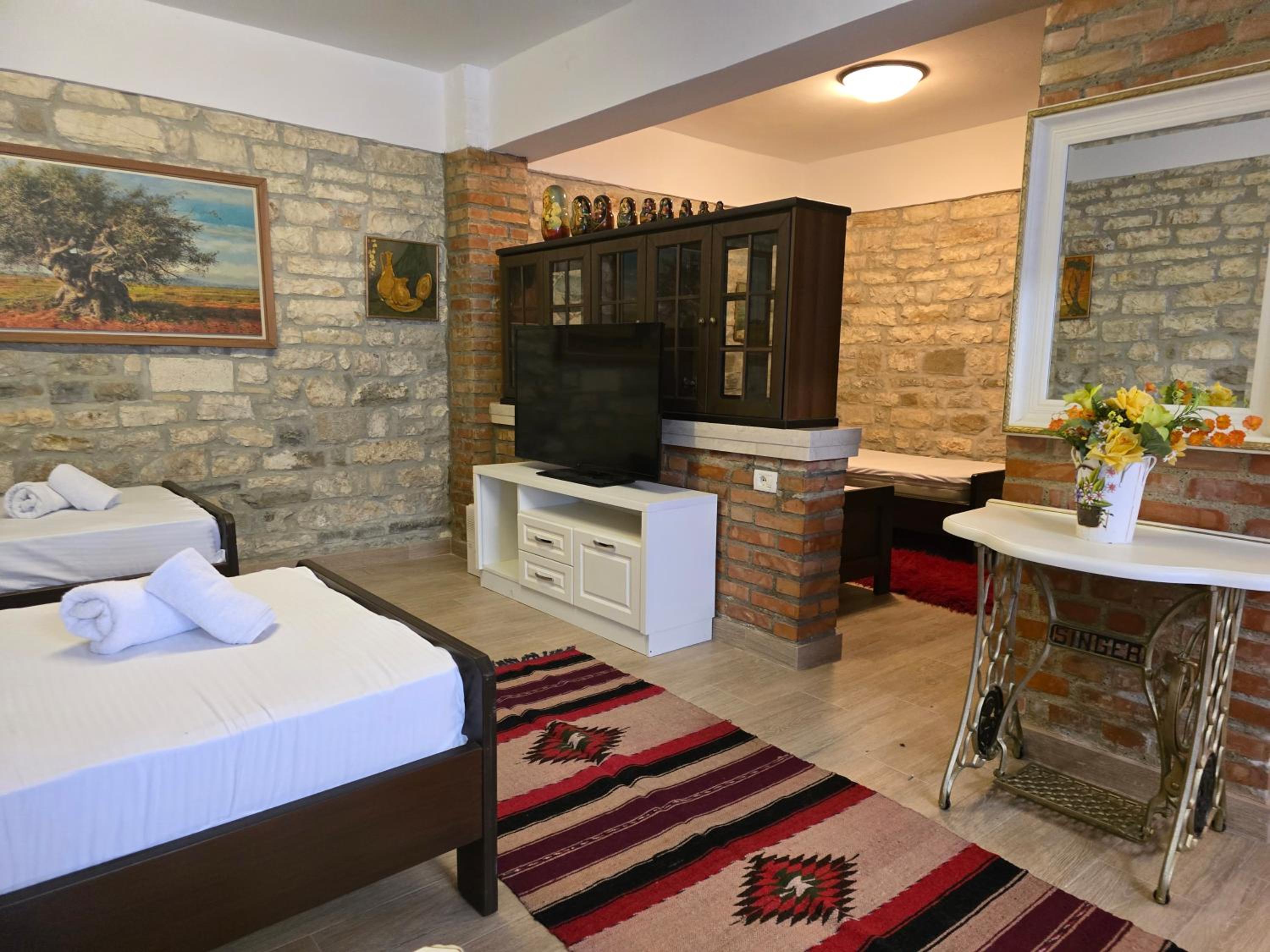 Deluxe Family Room