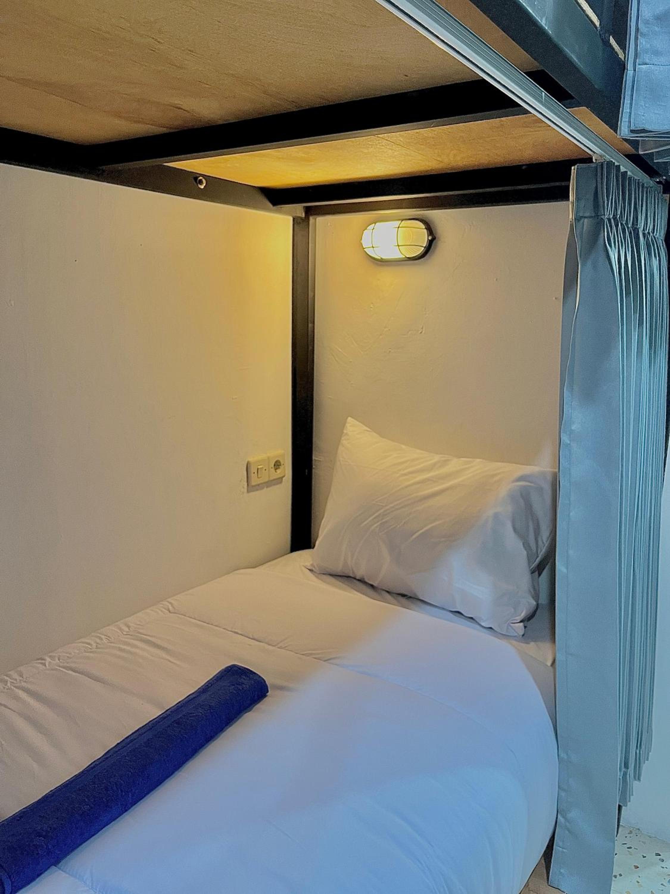 Bed in 4-Bed Dormitory Room photo 3