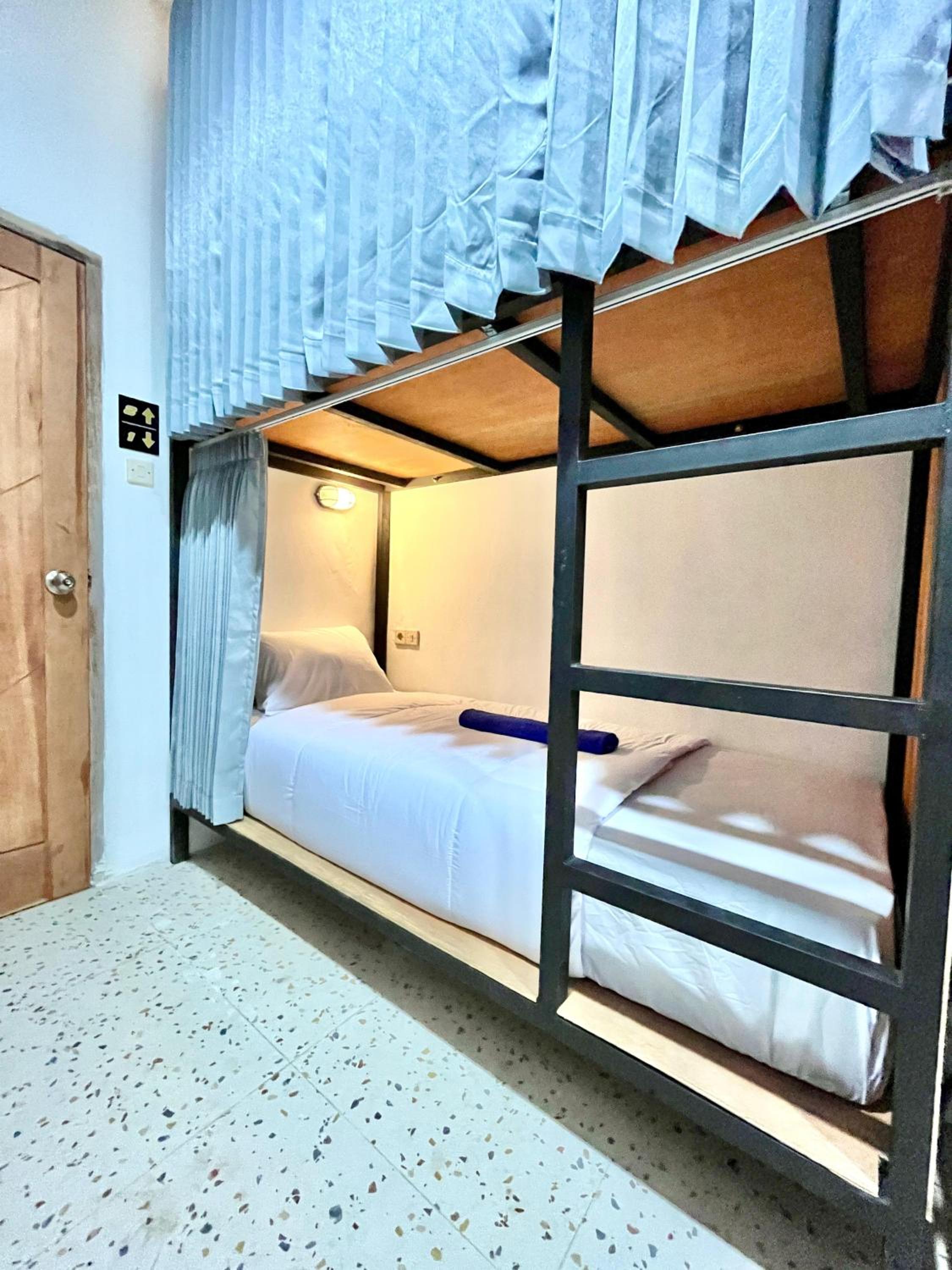 Bed in 4-Bed Dormitory Room photo 2