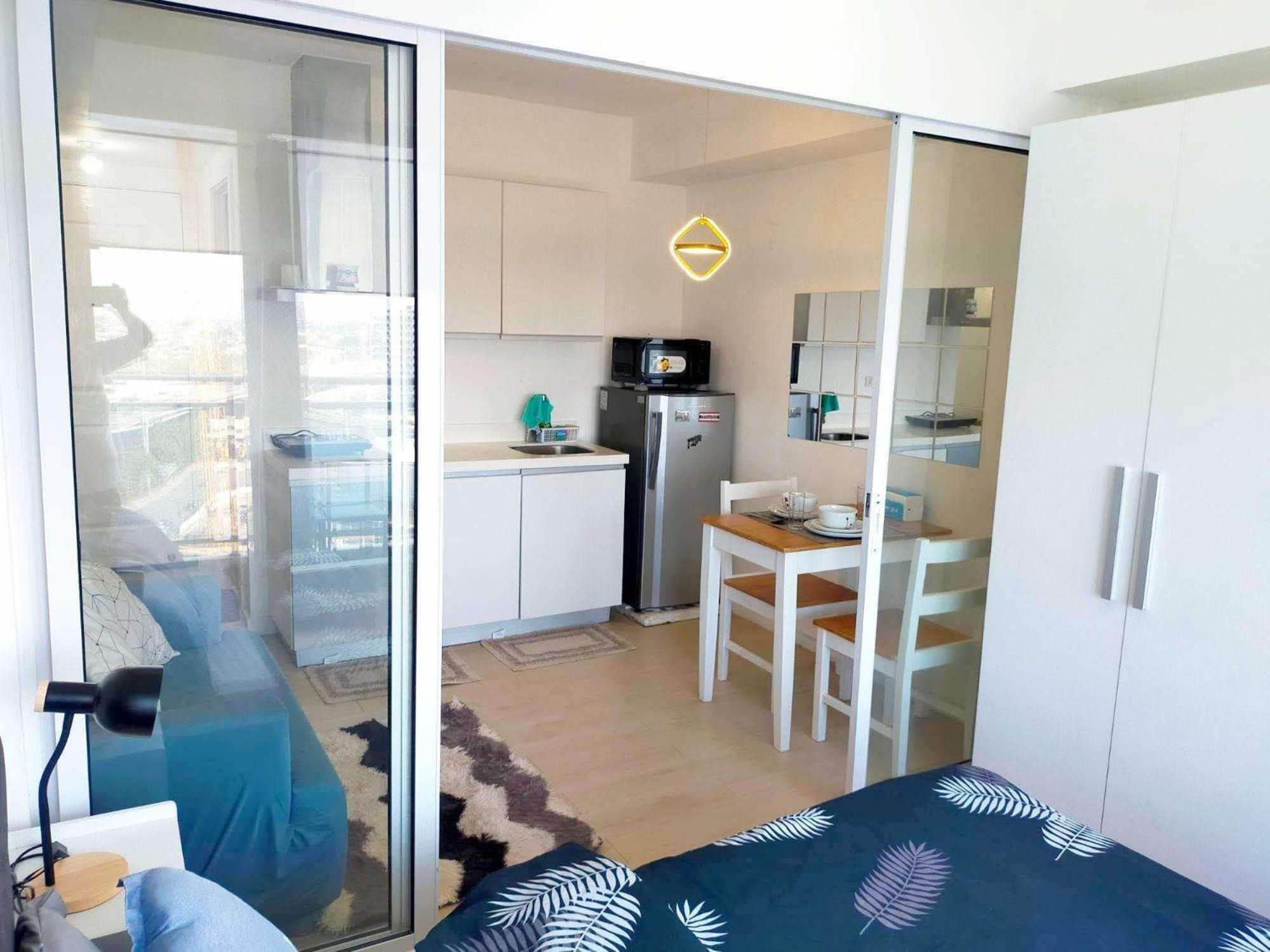 Apartment with Pool View 