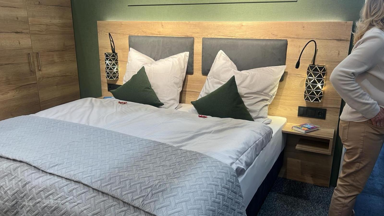 Double or Twin Room with City View photo 3