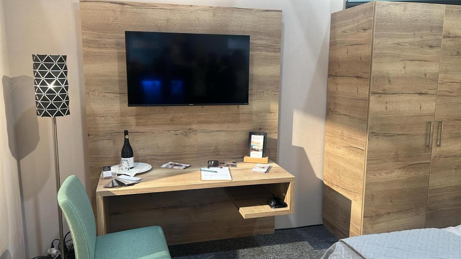 Double or Twin Room with City View photo 2