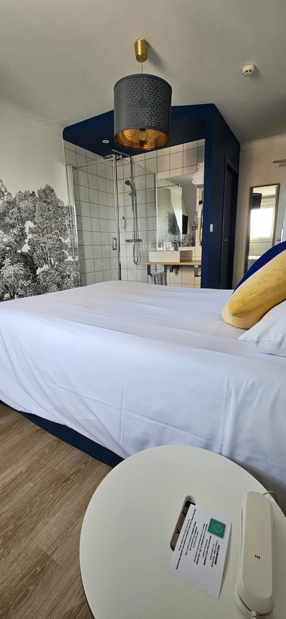 Standard Double Room - Non-Smoking - Photo 3