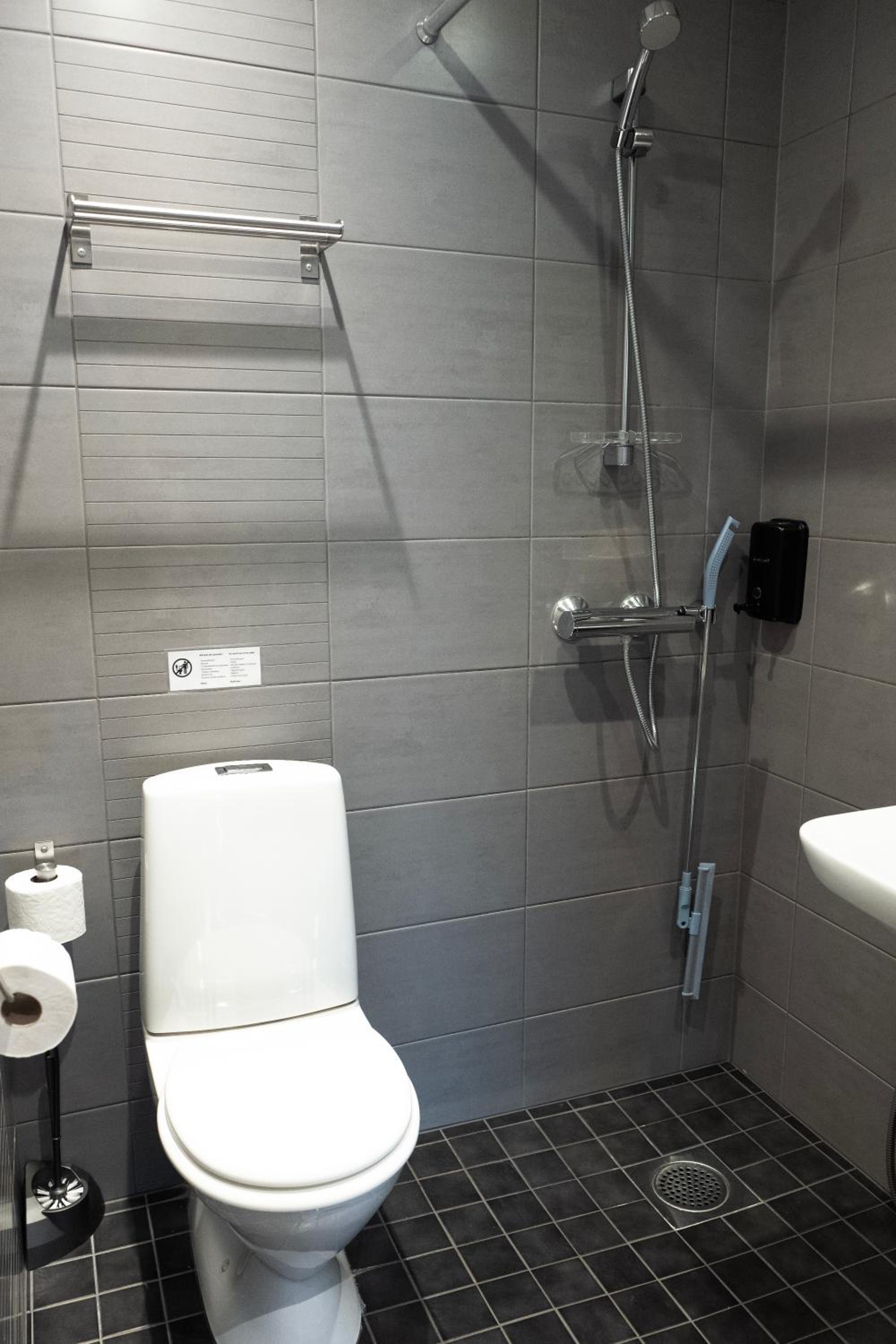 Superior Double Room thumbnail 5