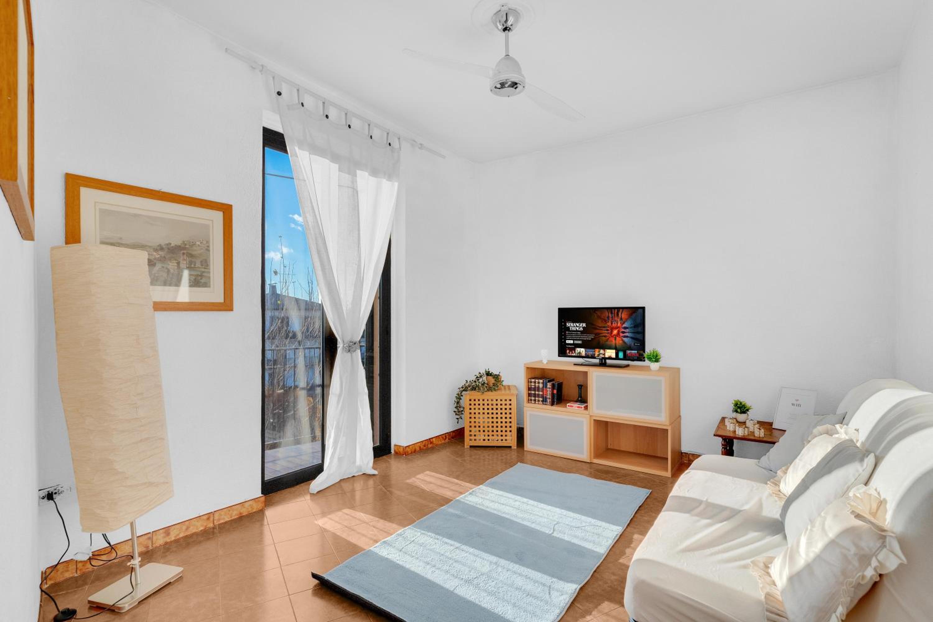 One-Bedroom Apartment photo 1