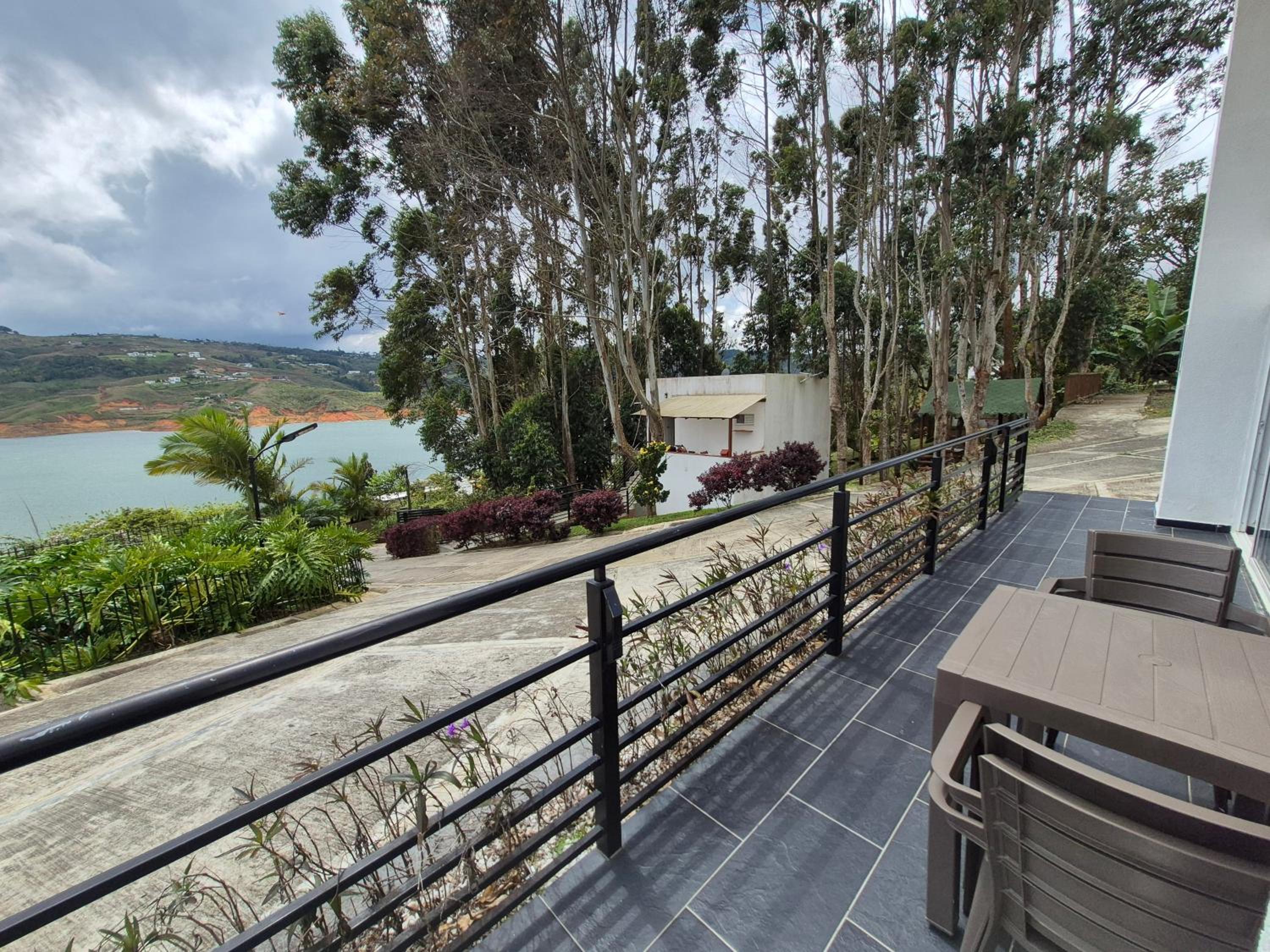 Two-Bedroom Apartment with Lake View photo 1