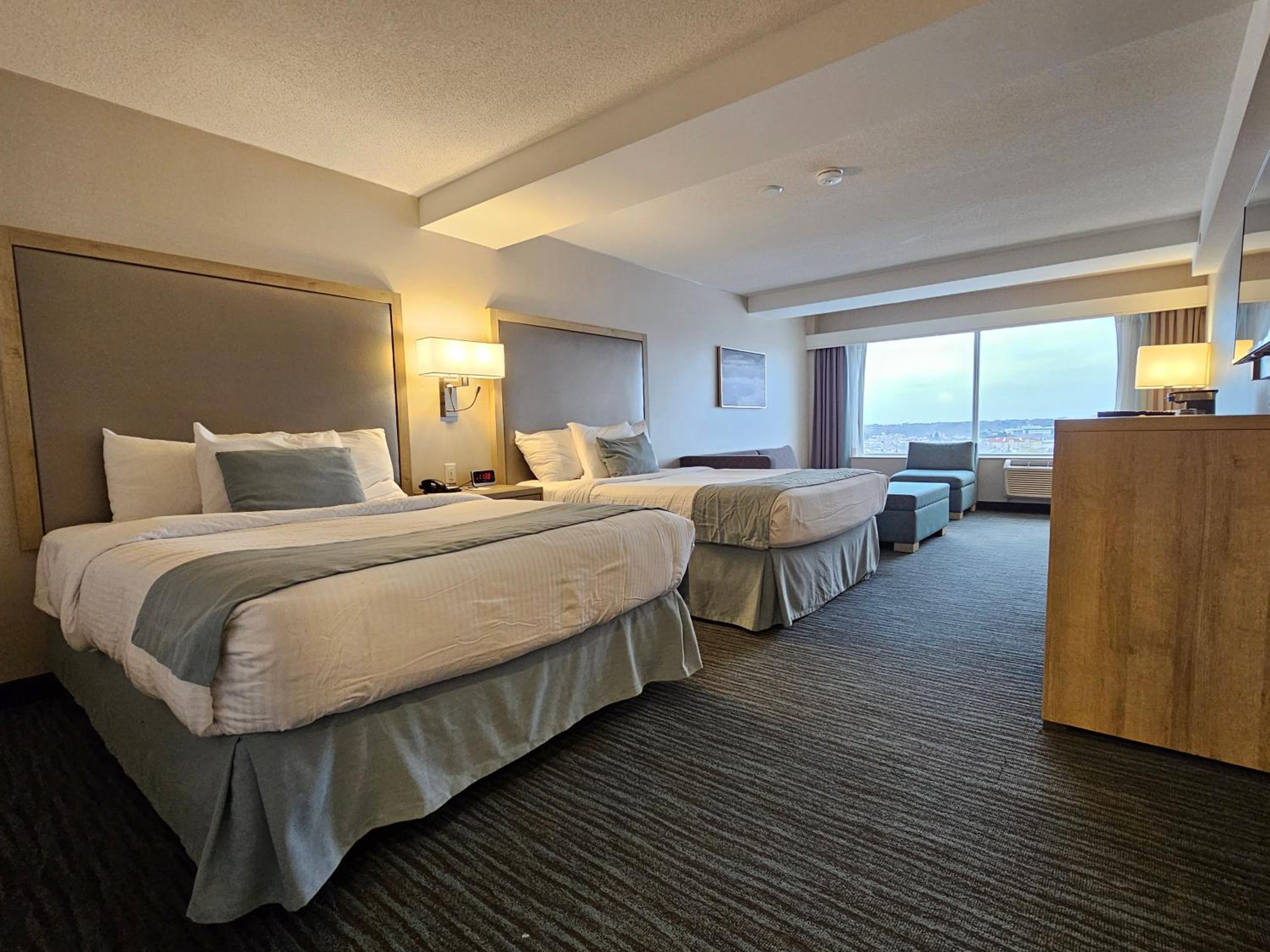 Deluxe Family Suite 2 Queen Beds And Sofa Bed