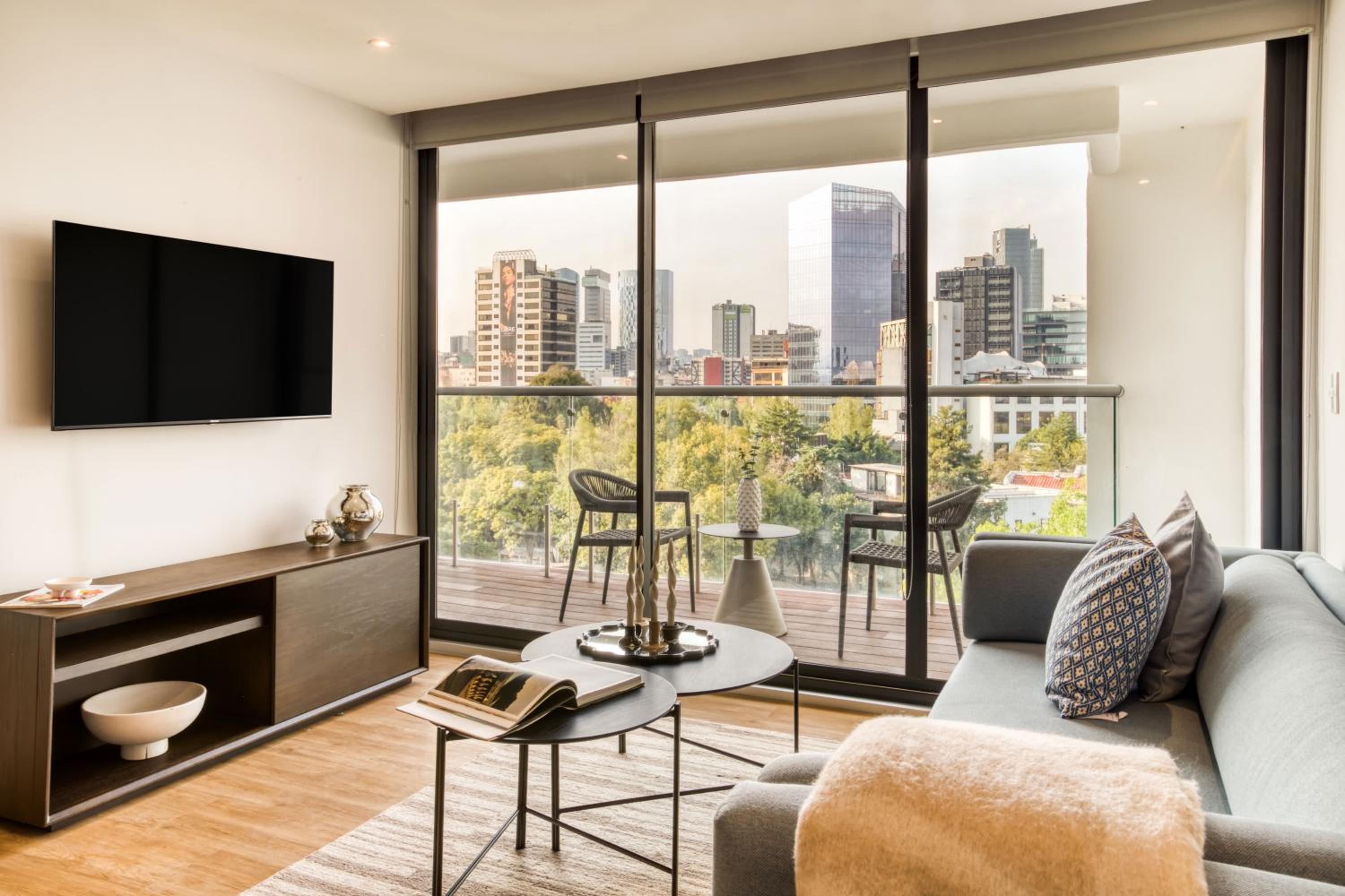 Platinum Apartment photo 1