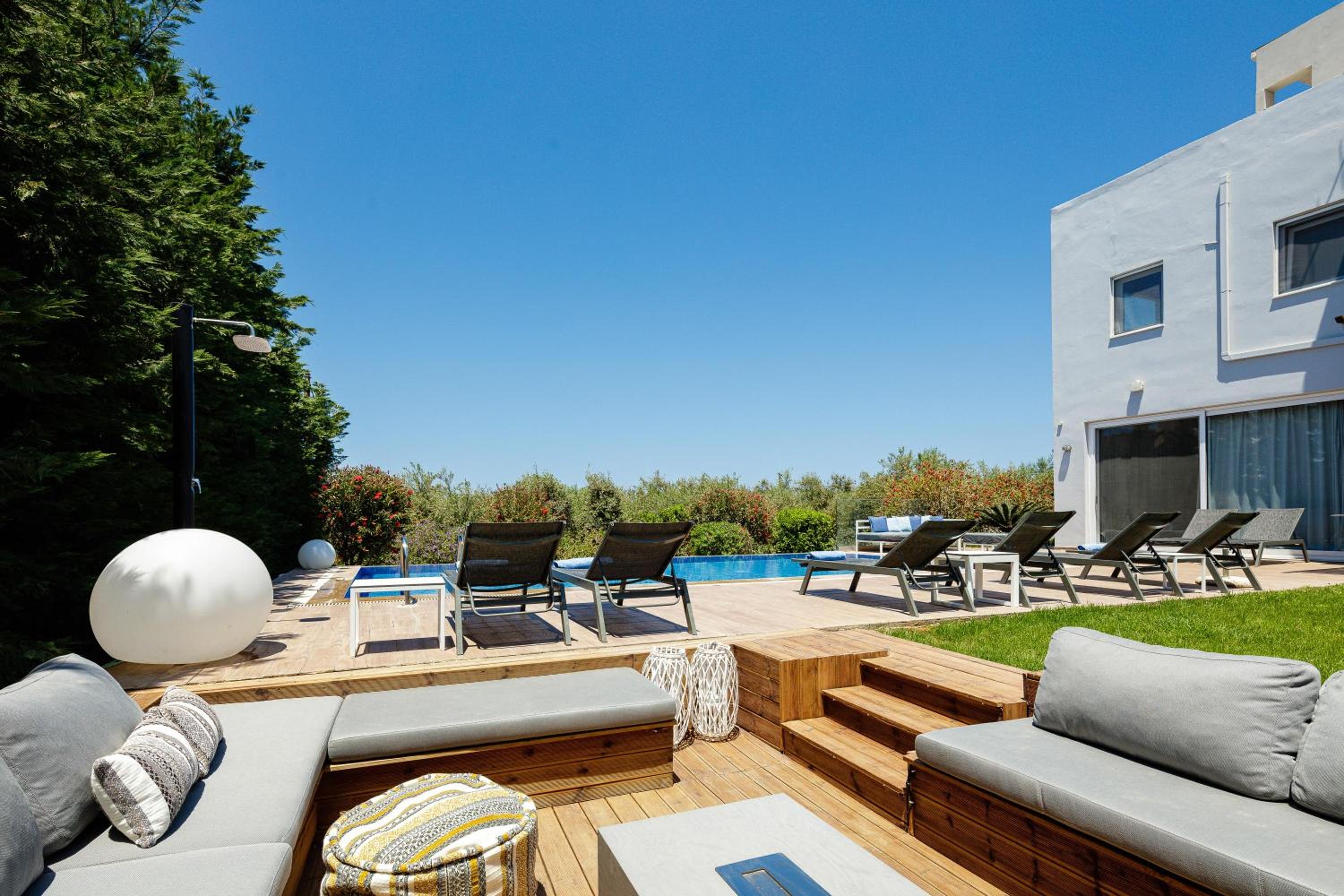 Villa photo 3