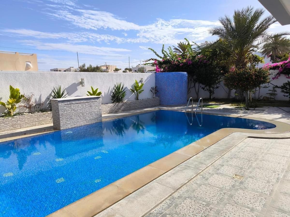 Three-Bedroom Villa photo 2