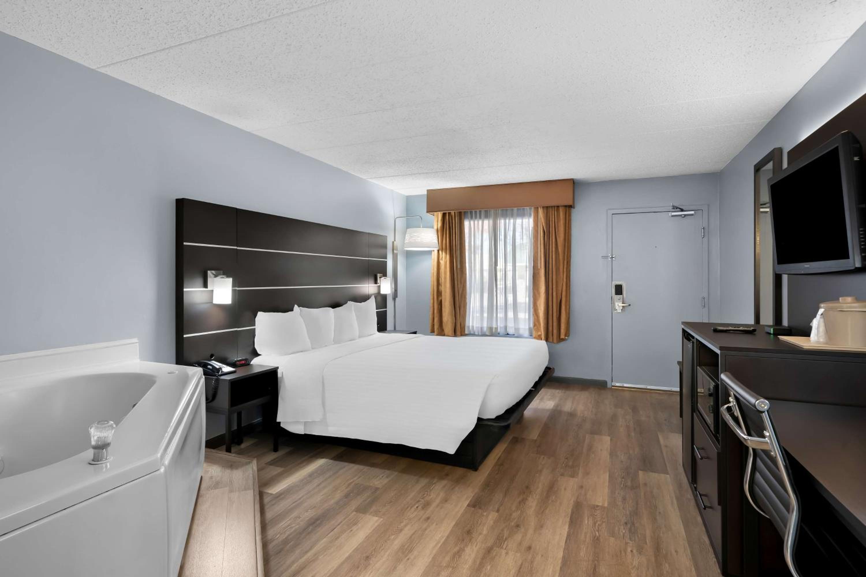 King Room - Non-Smoking
