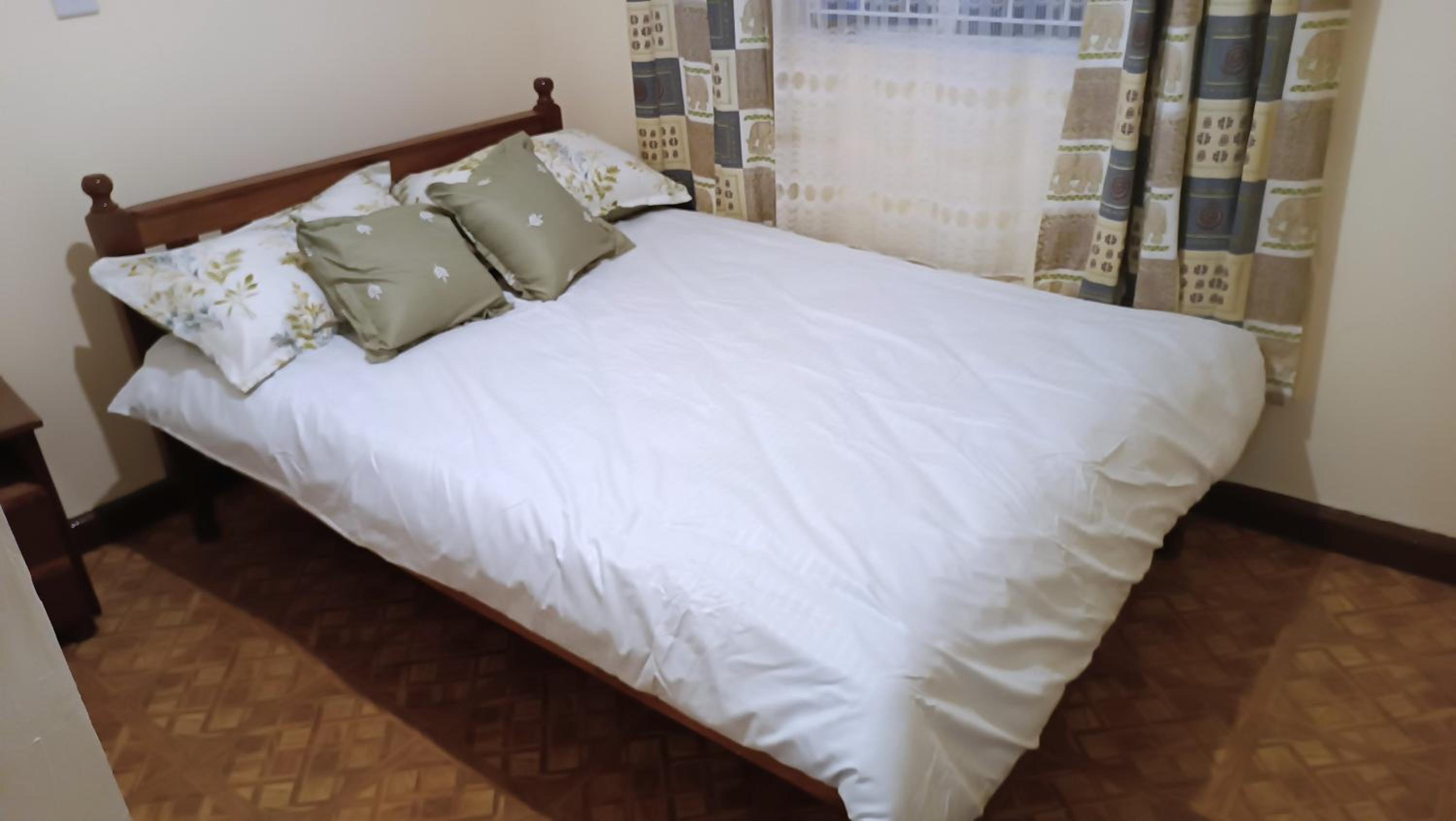 Four-Bedroom House photo 2