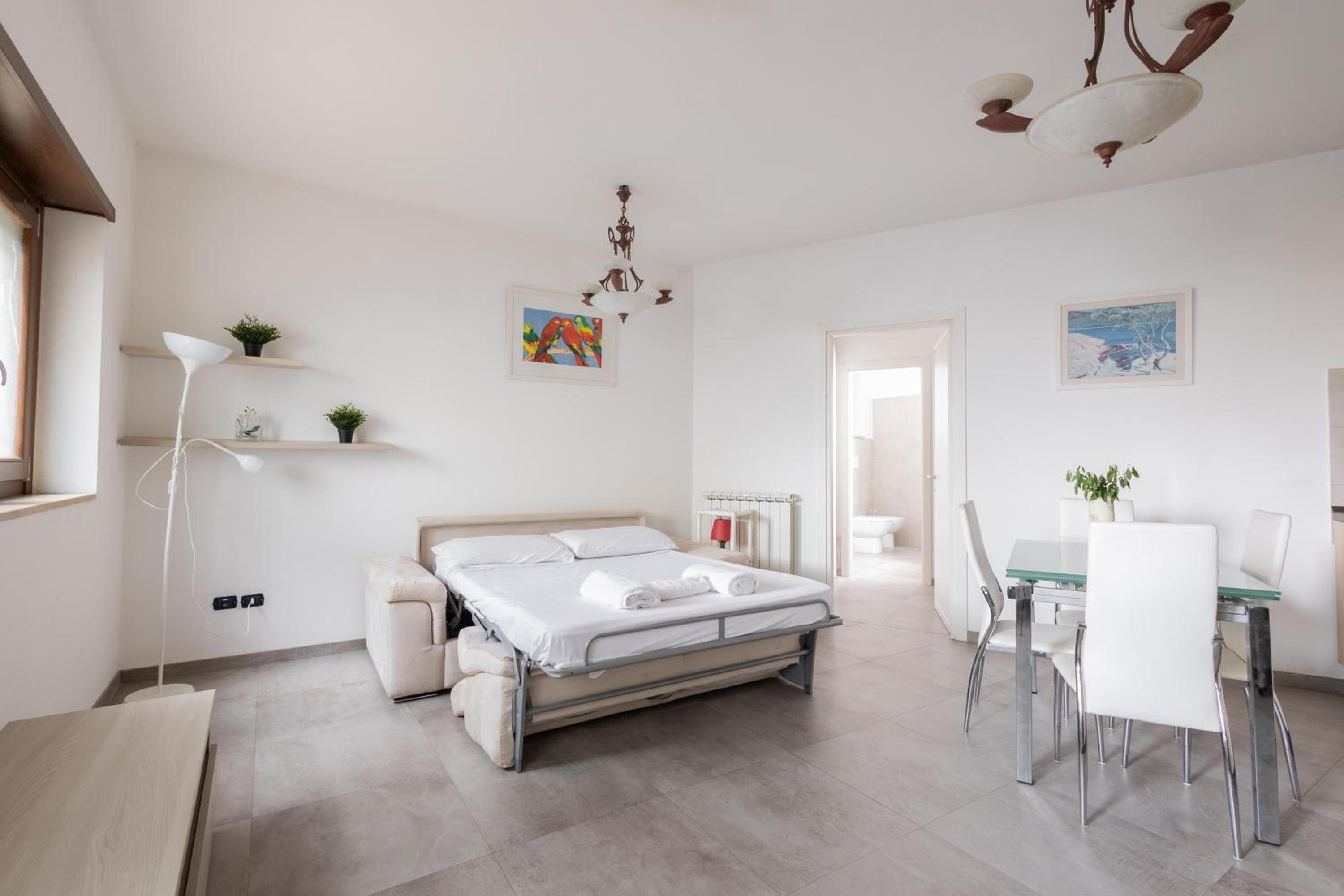 One-Bedroom Apartment