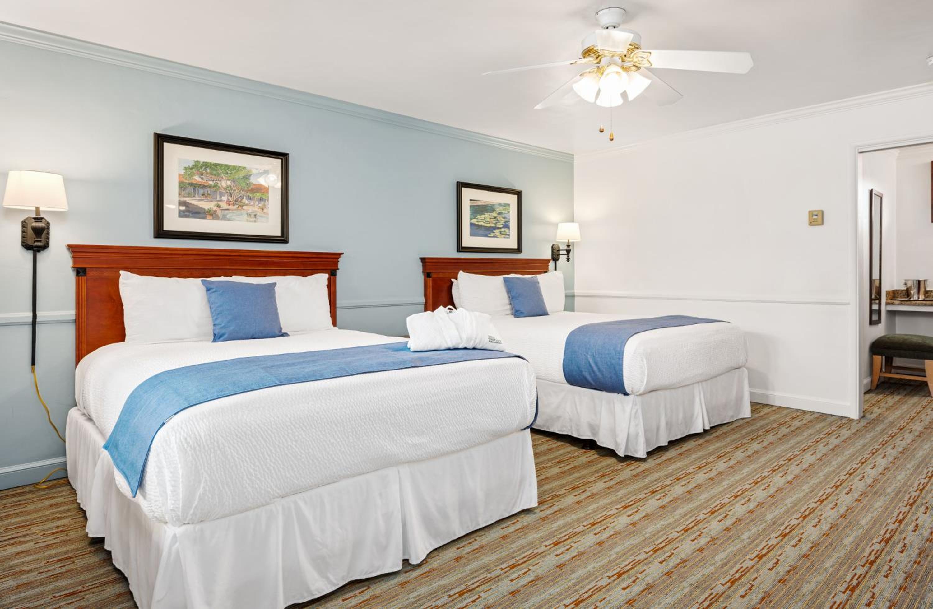 Double Queen Room photo 1