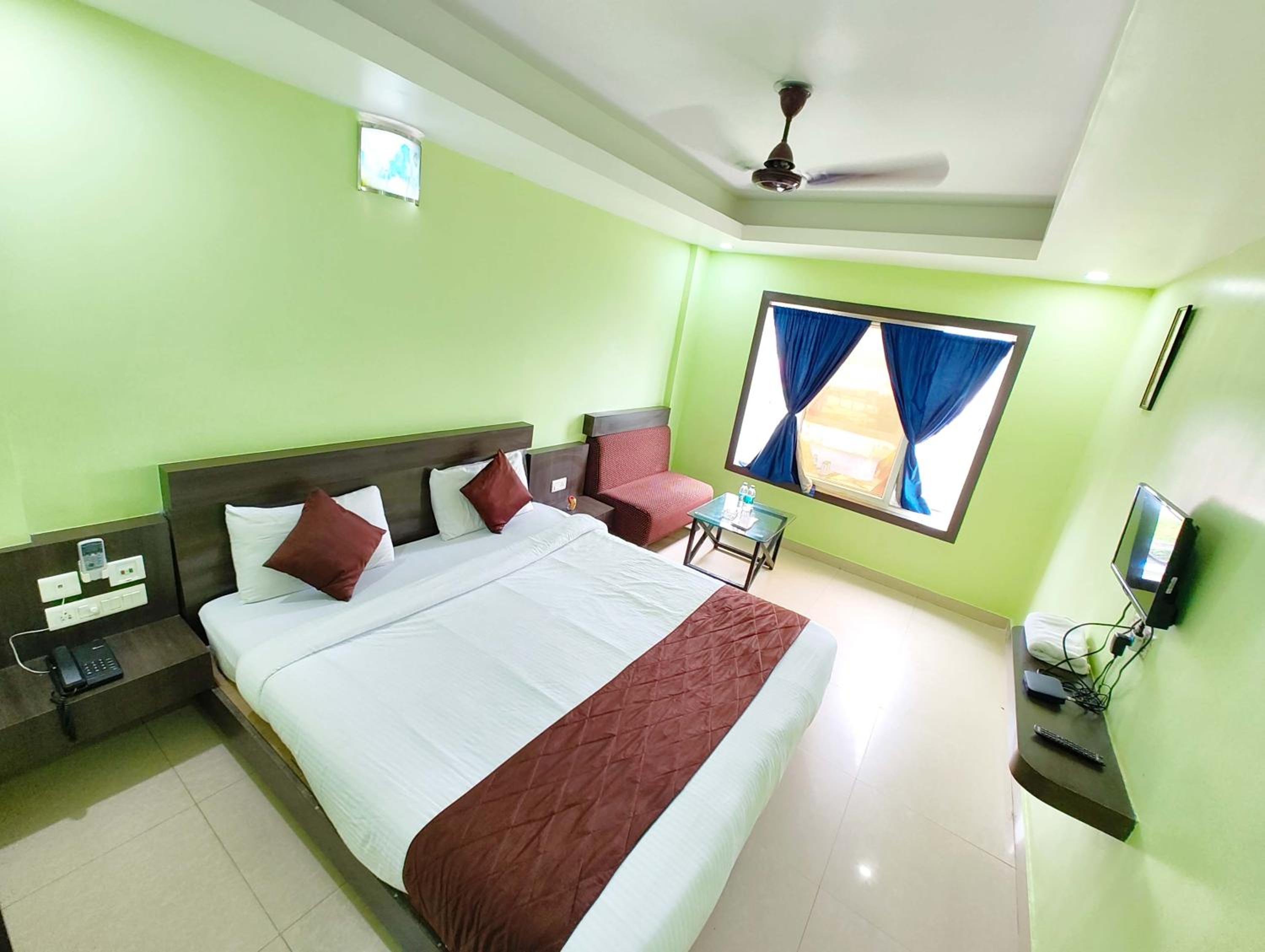 Deluxe King Room
