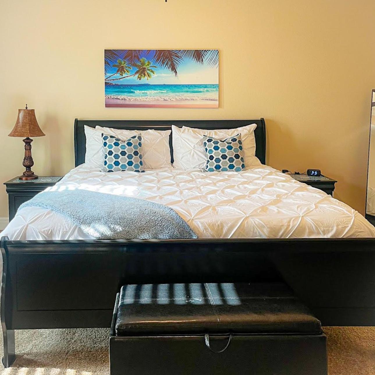 Four-Bedroom House photo 1
