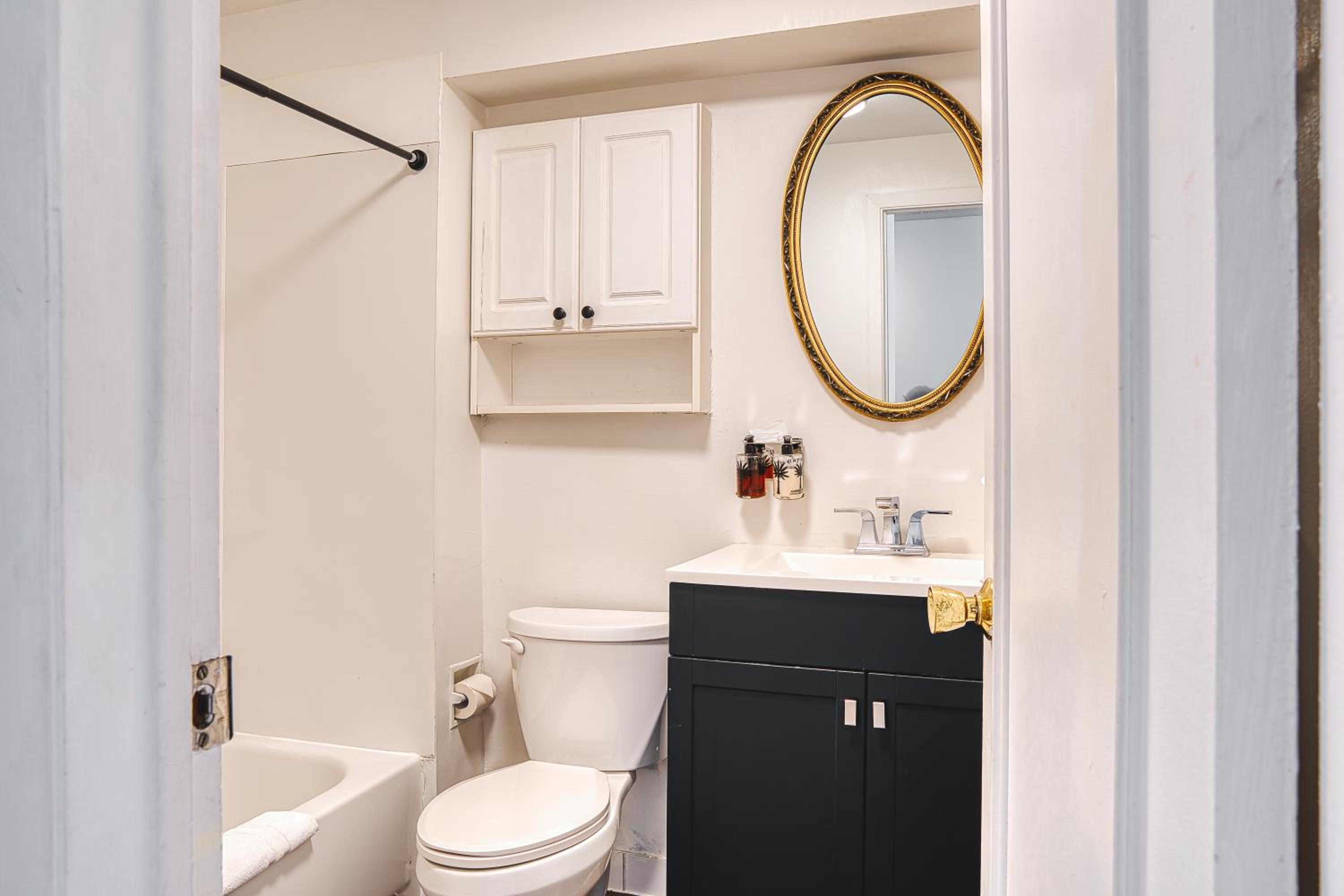 Three-Bedroom Apartment - Photo 8