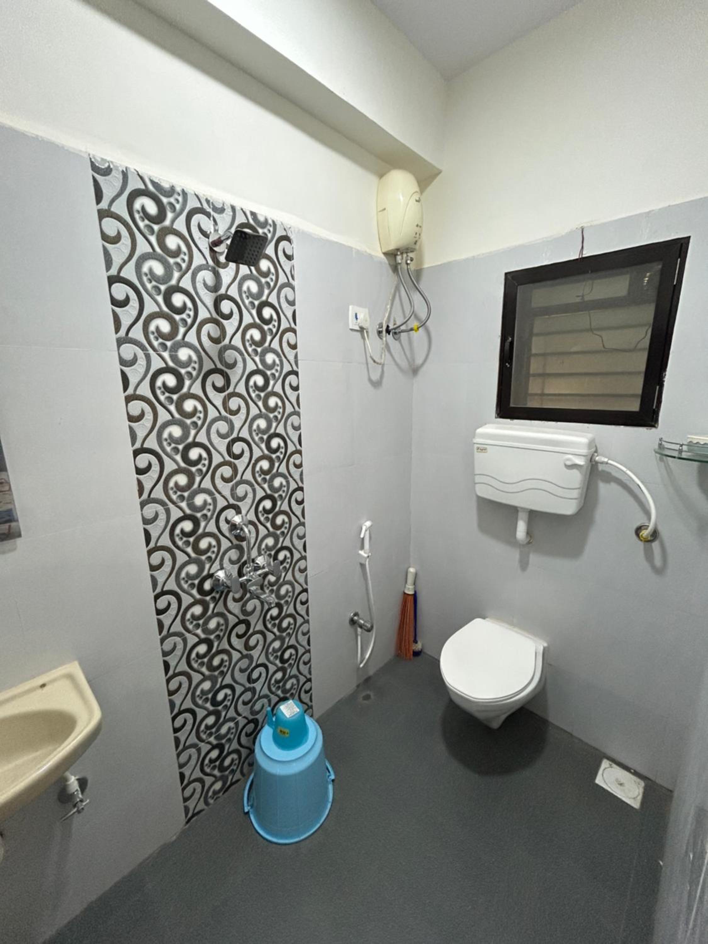 Family Room With Private Bathroom photo 3