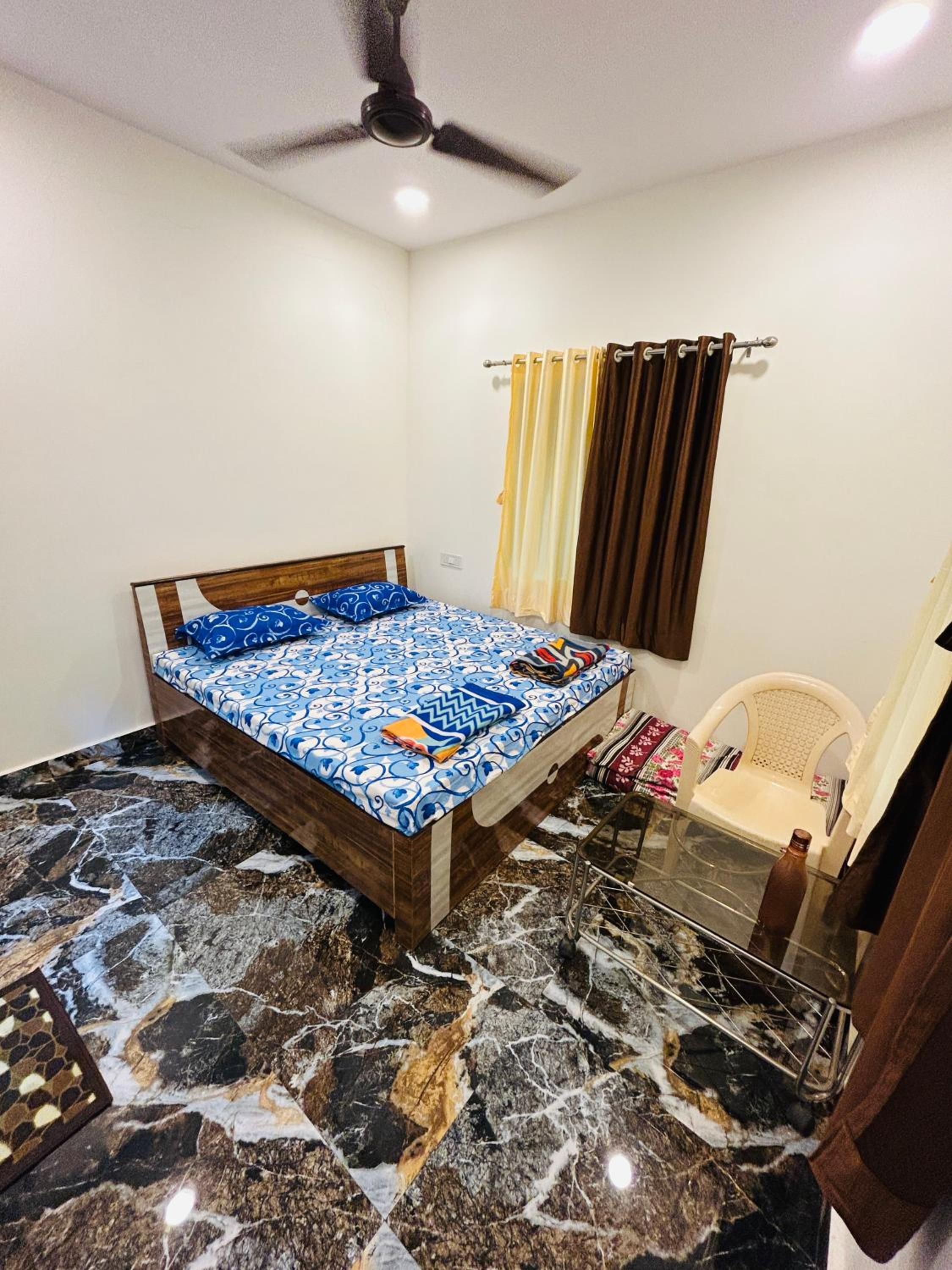 Family Room With Private Bathroom photo 1