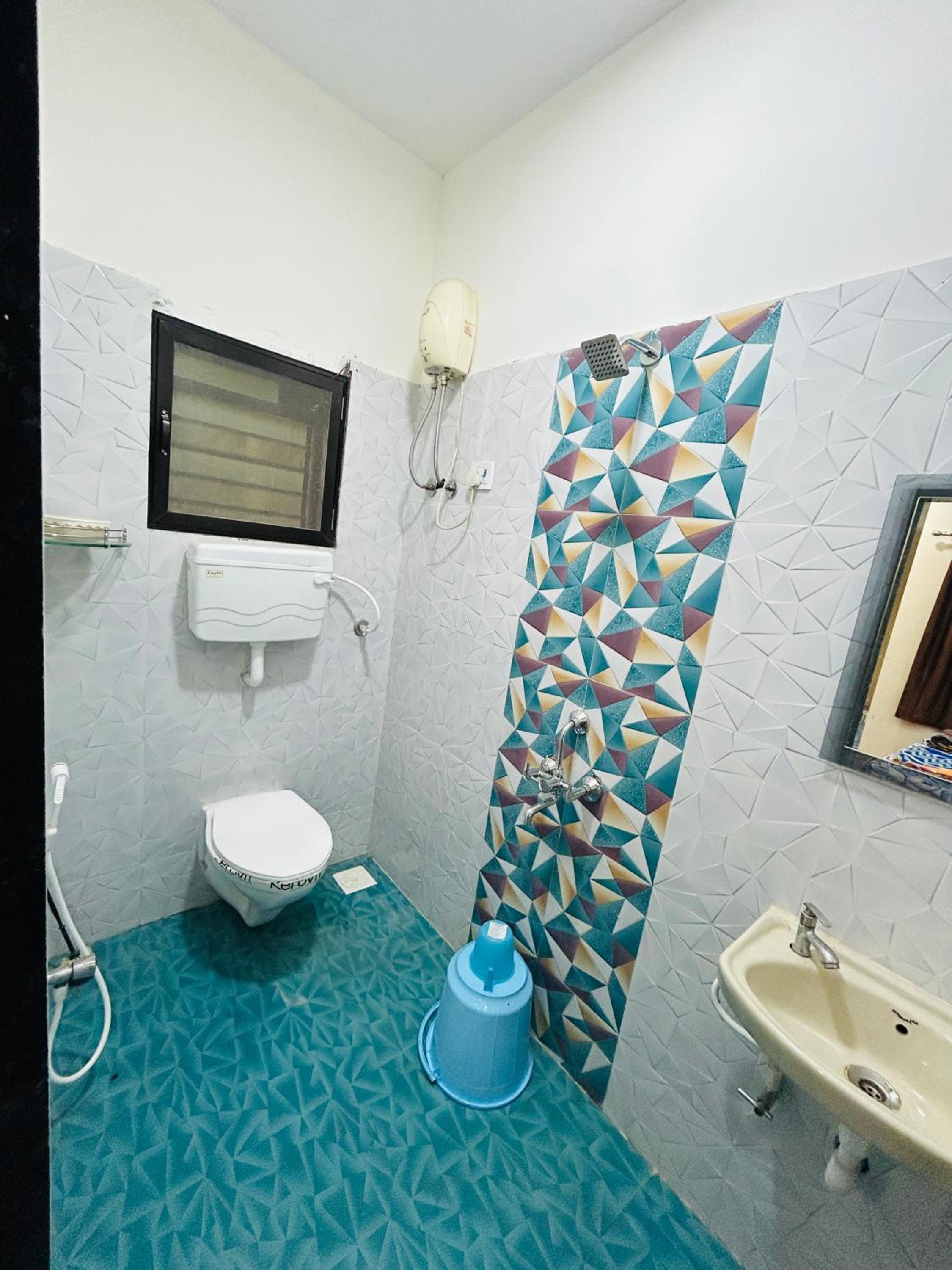 Family Room With Private Bathroom photo 2