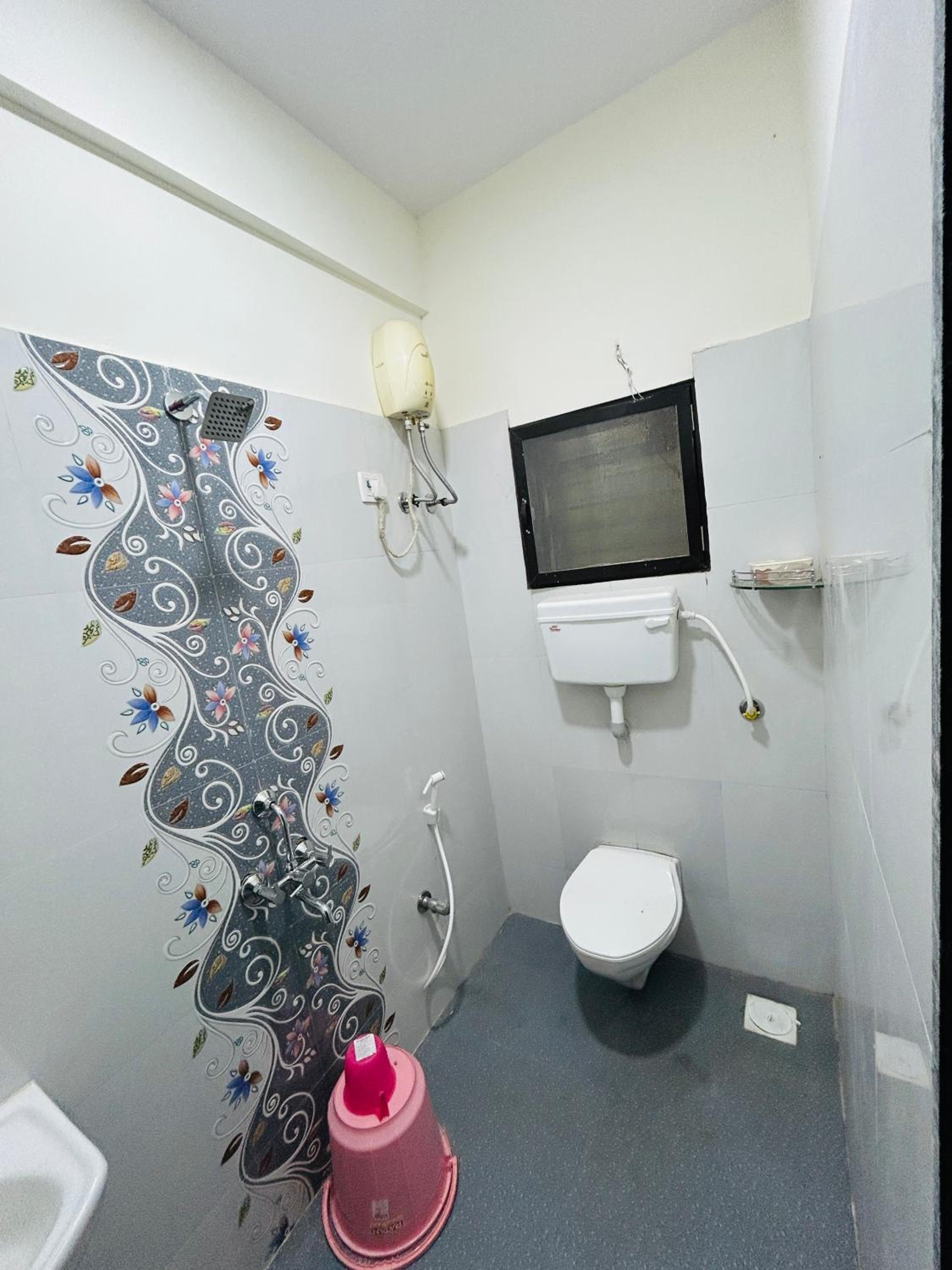 Family Room With Private Bathroom photo 3