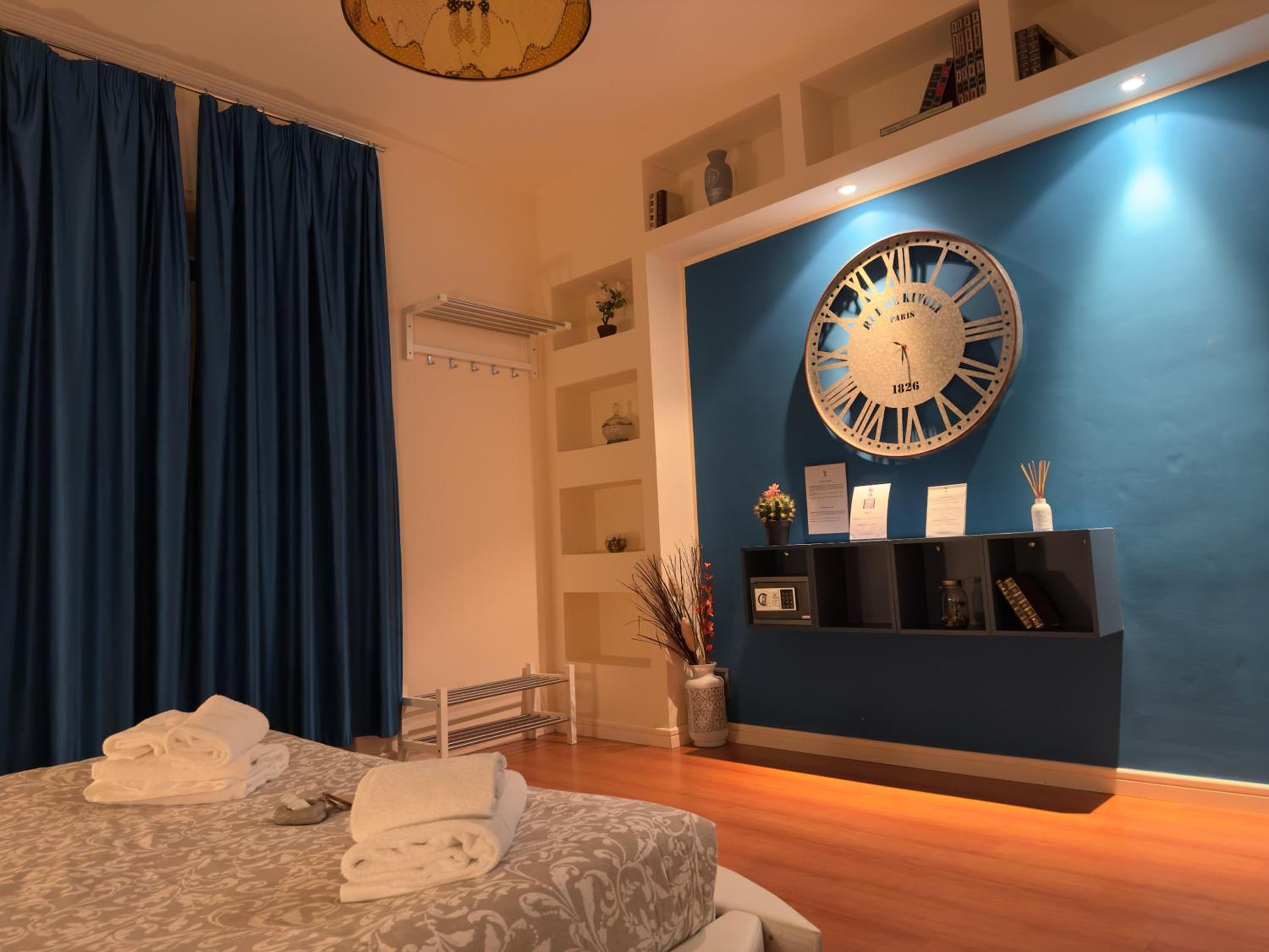 Deluxe Suite with Spa Bath
