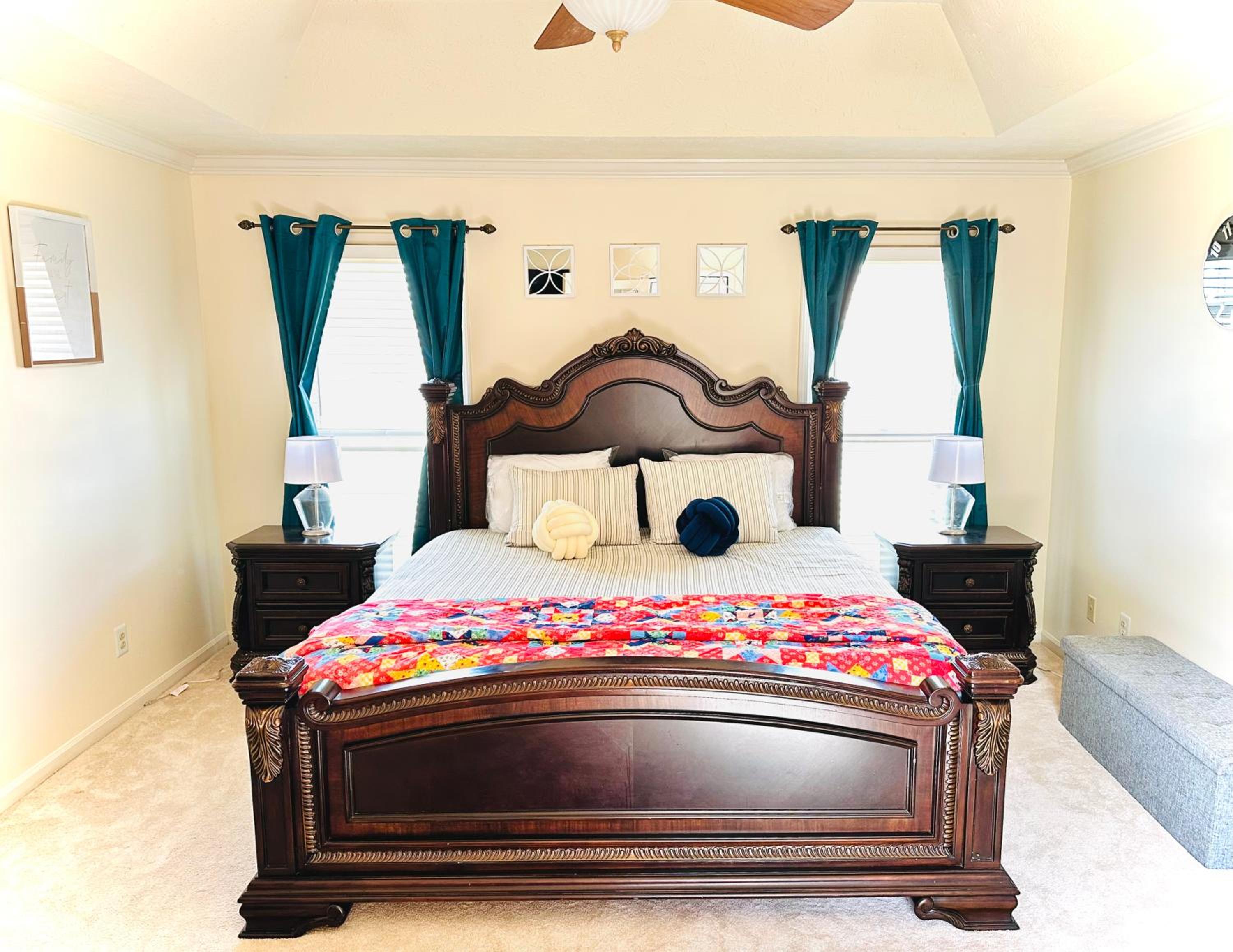 Deluxe King Suite