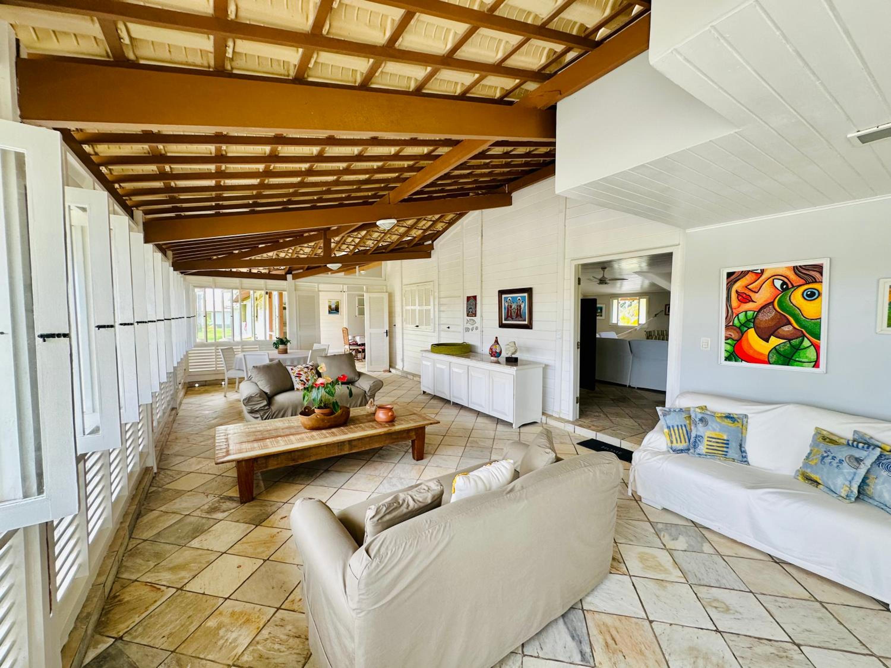 Five-Bedroom House photo 3