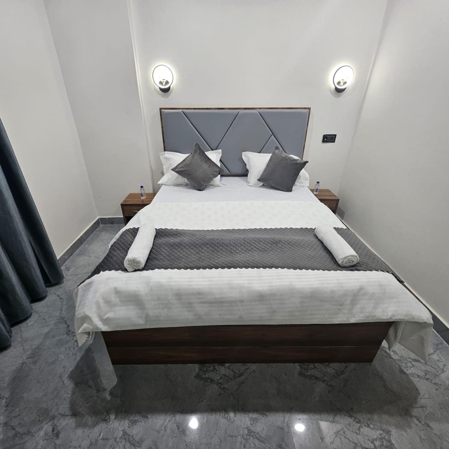 Standard Double Room photo 2
