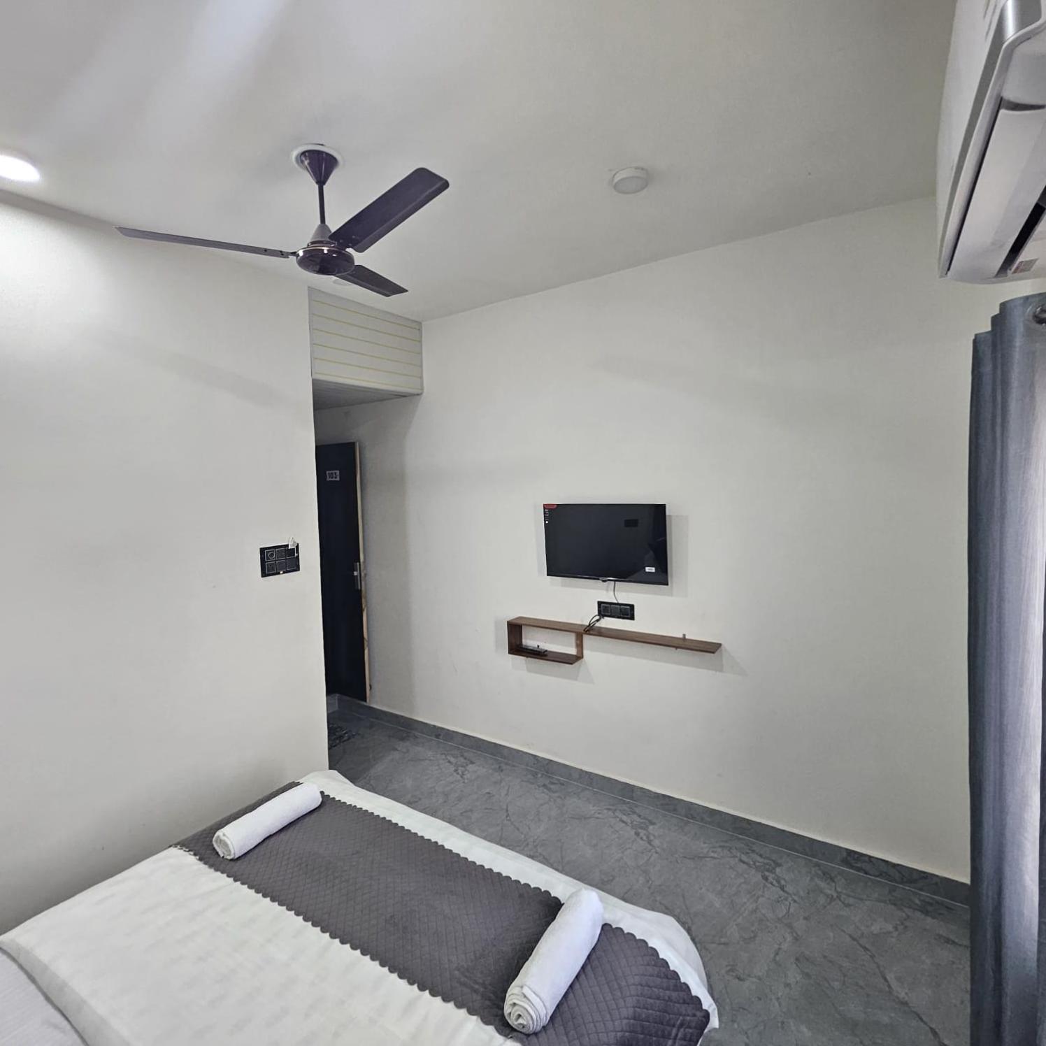 Standard Double Room photo 3