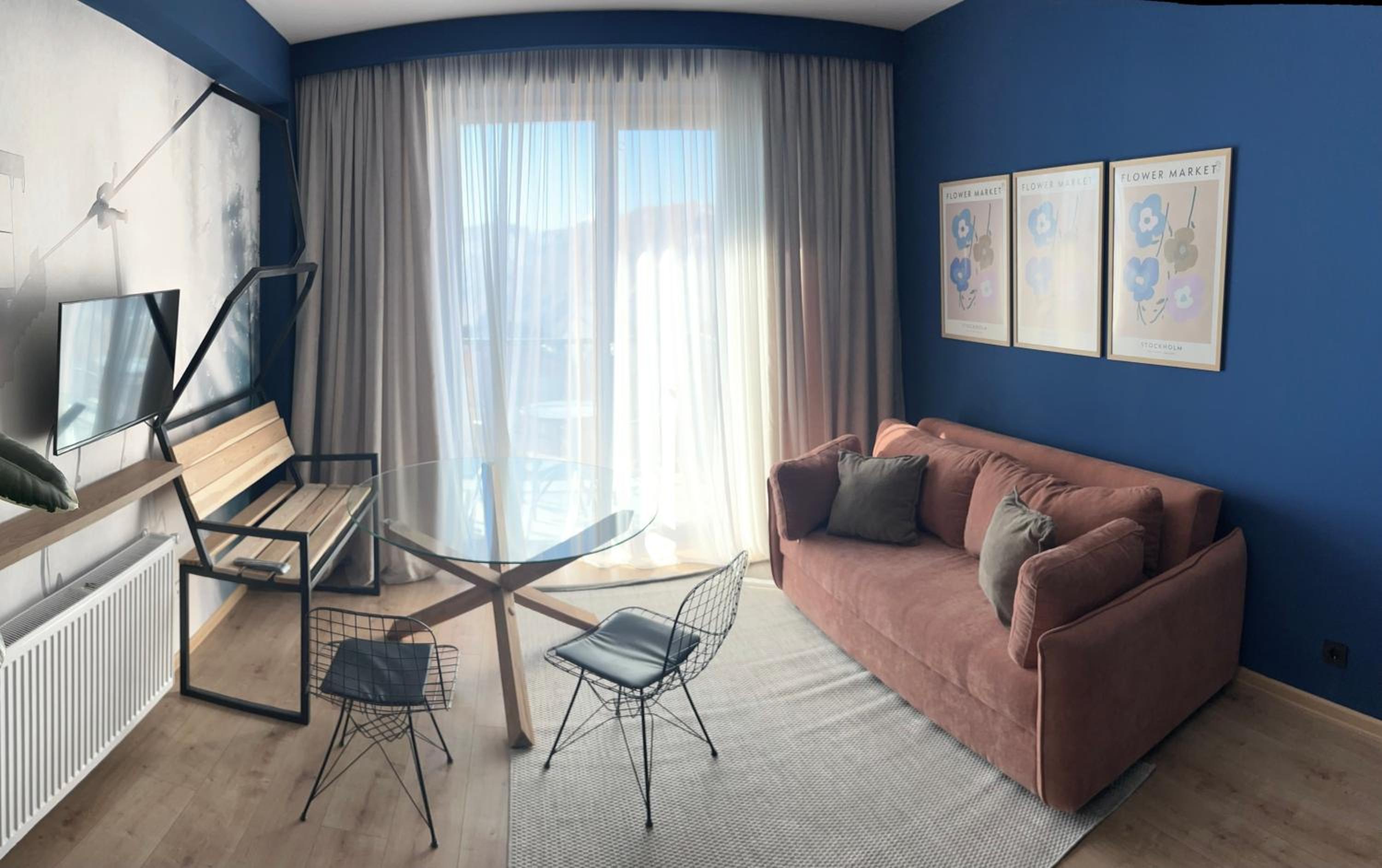 One-Bedroom Apartment with Balcony photo 2