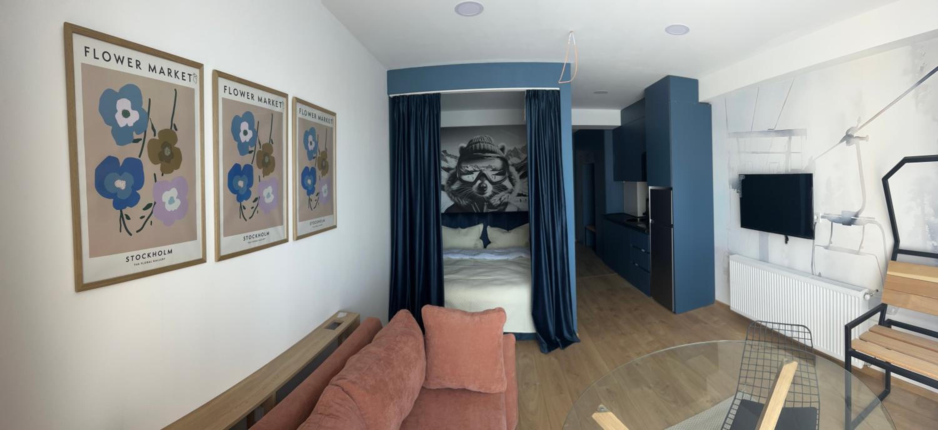 One-Bedroom Apartment with Balcony photo 2