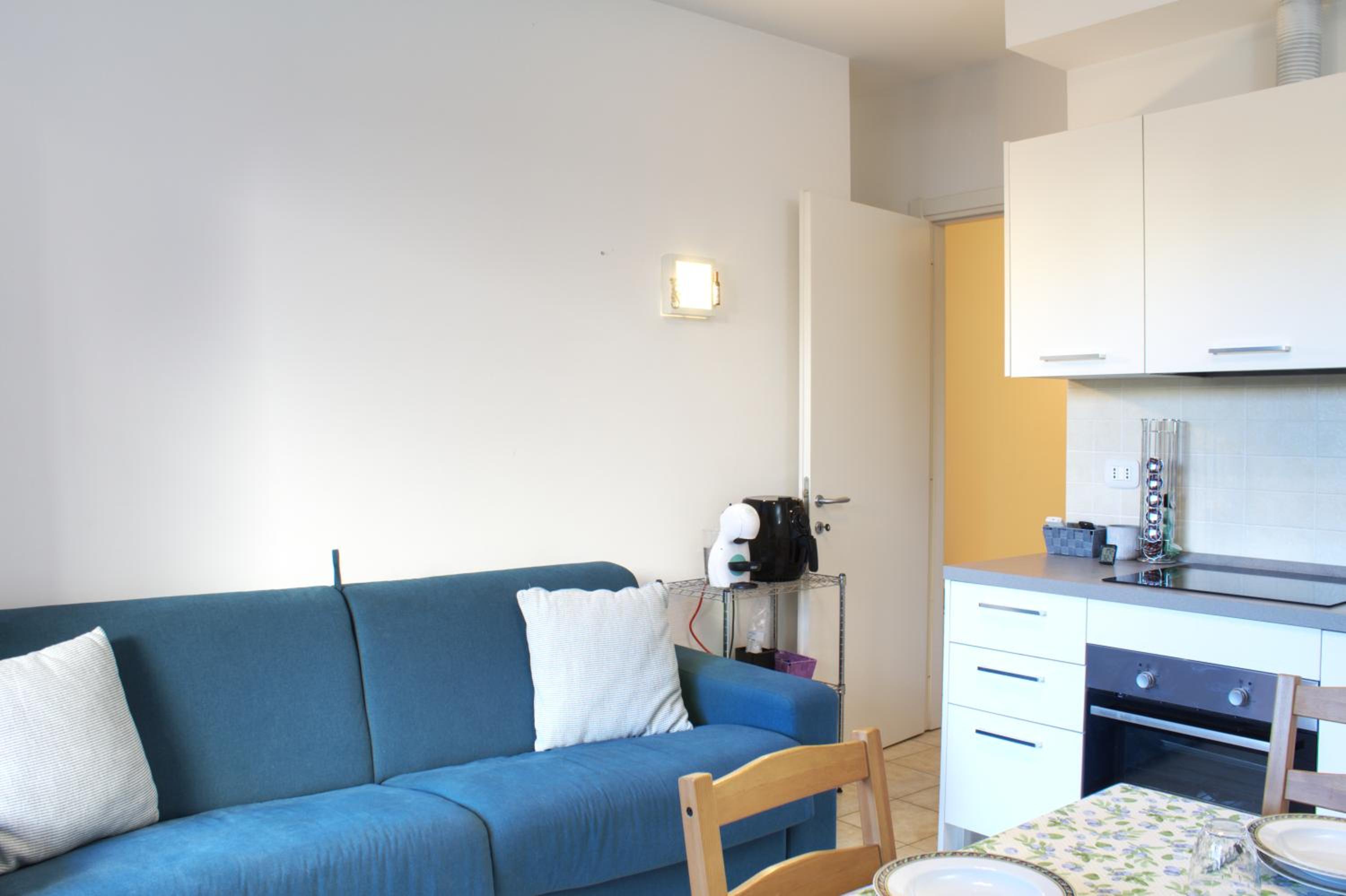 One-Bedroom Apartment photo 1
