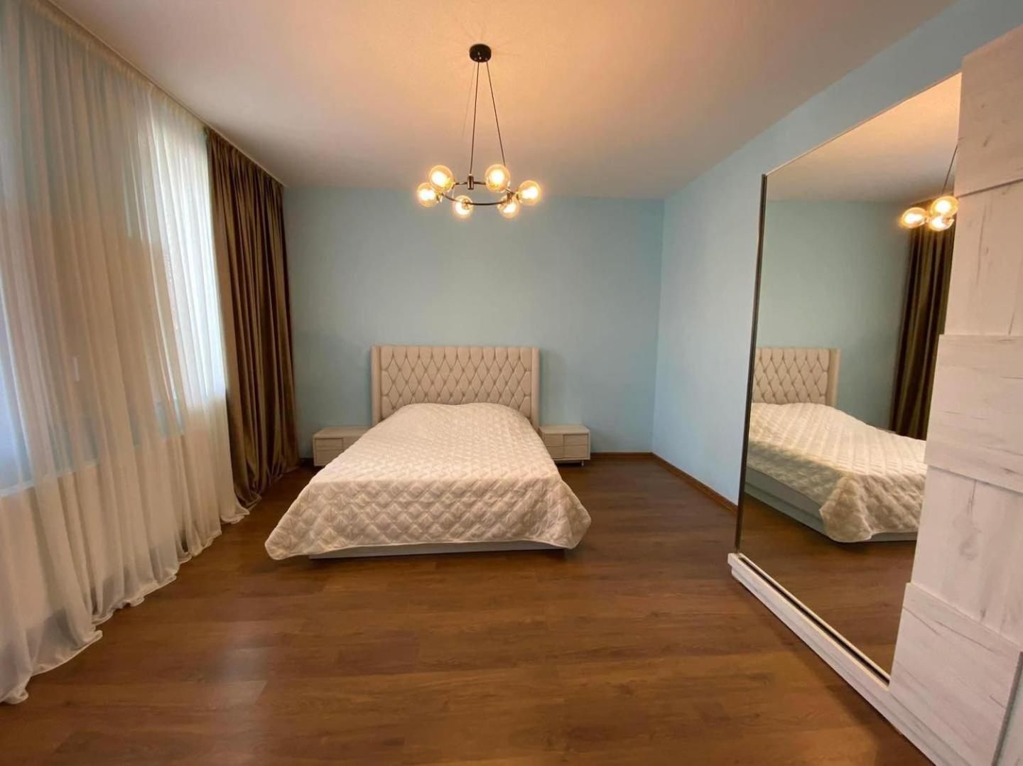 Three-Bedroom Vacation Home  photo 2