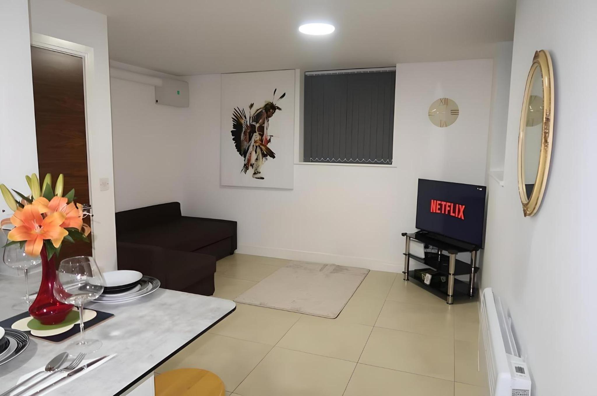One-Bedroom Apartment photo 1