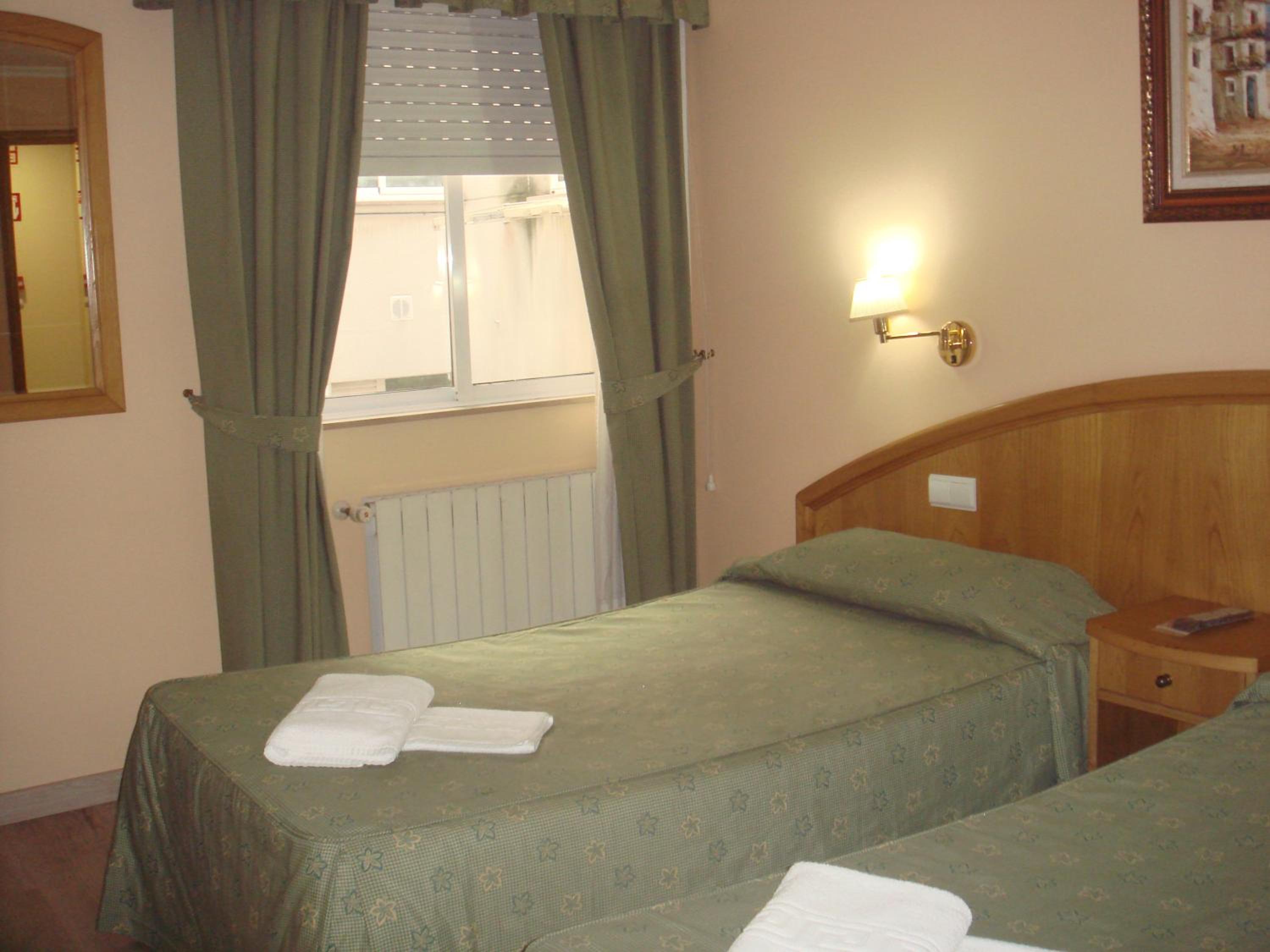 Standard Twin Room photo 2
