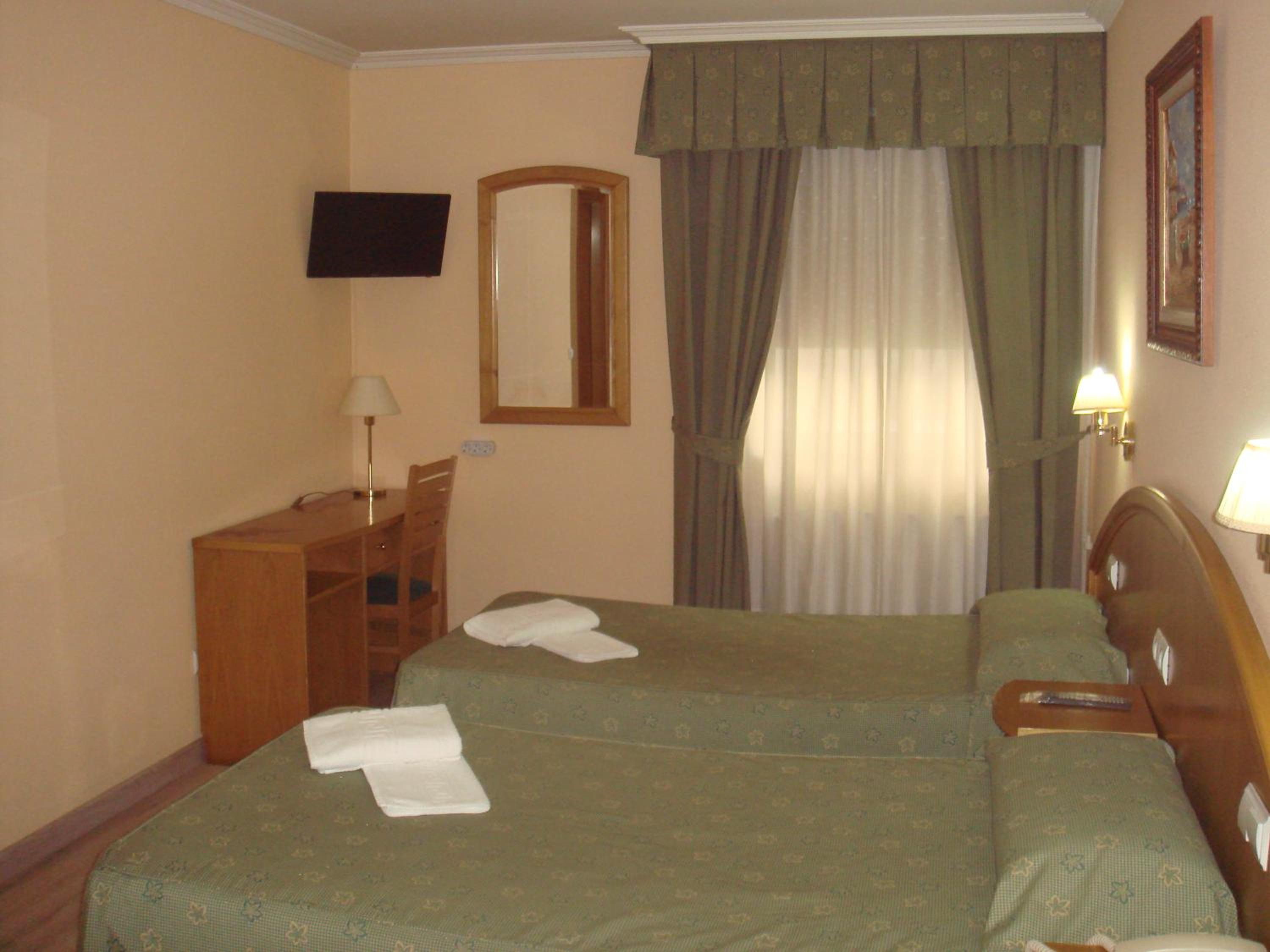 Standard Twin Room photo 3