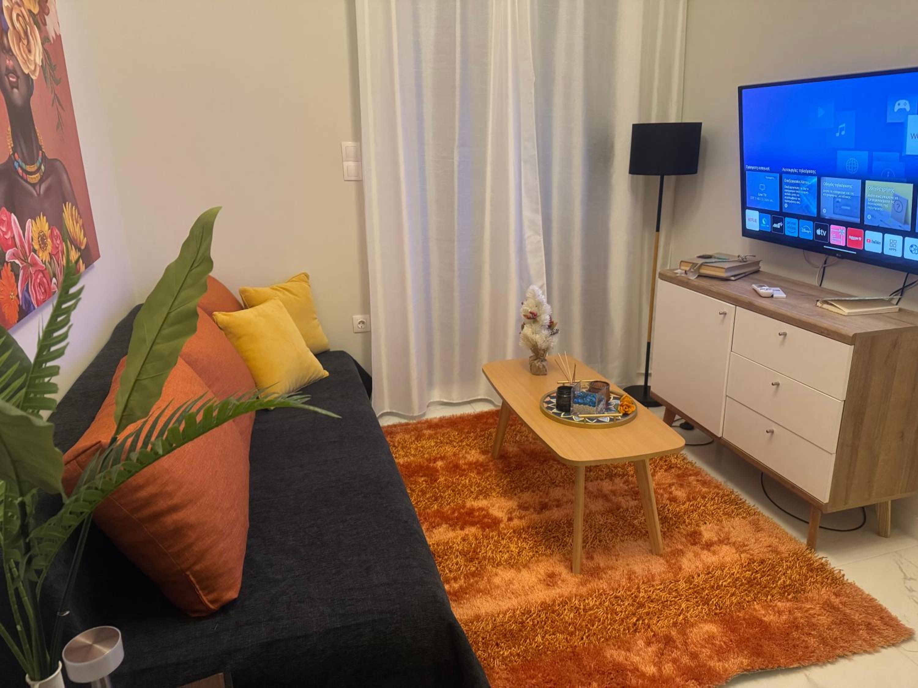 One-Bedroom Apartment with Balcony and Sea View photo 1