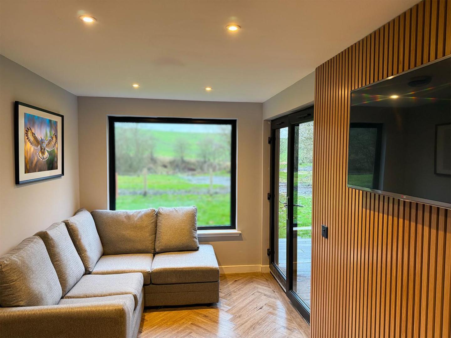 Deluxe Two-Bedroom Apartment with Garden View photo 1
